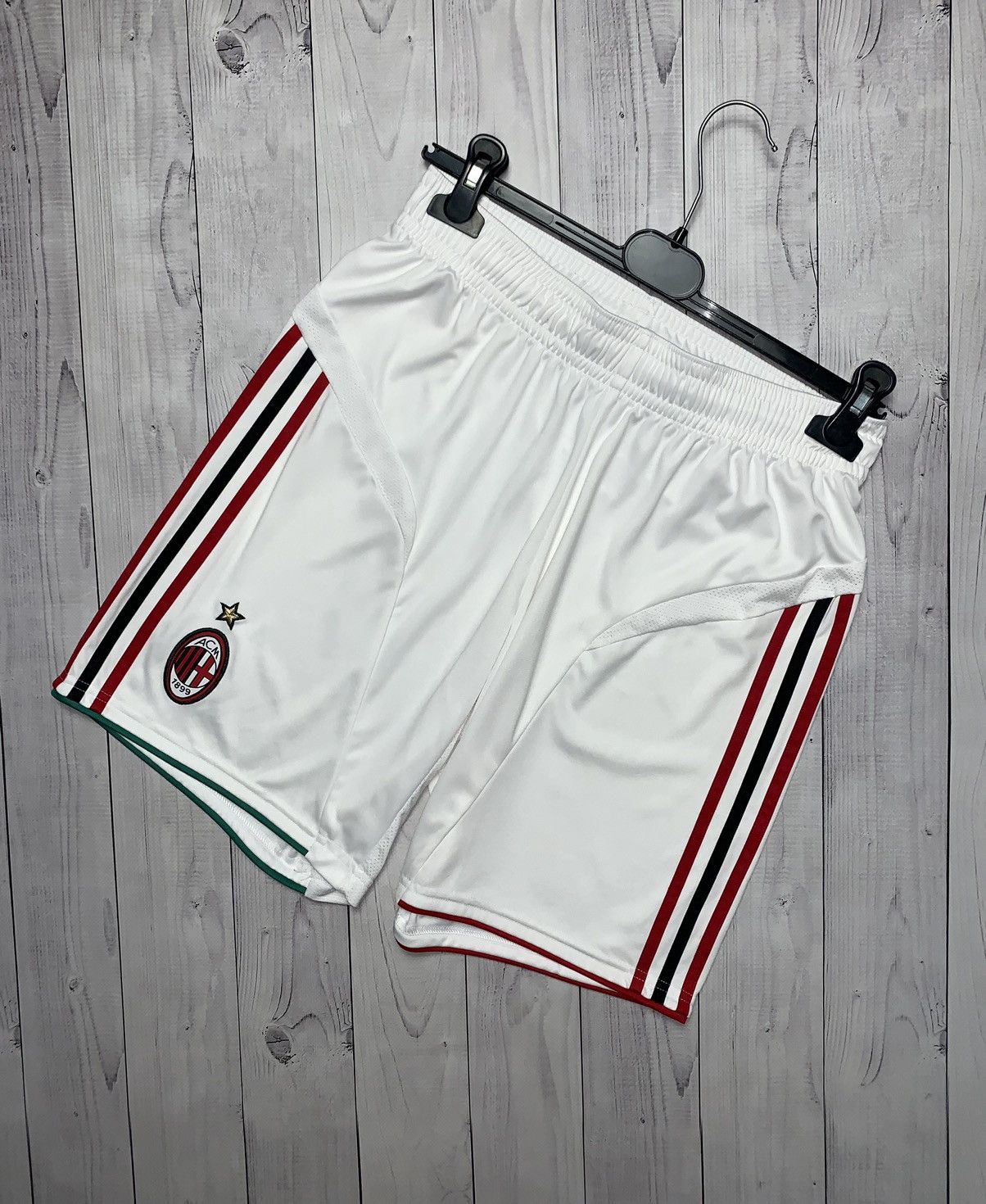 Adidas × Vintage Vintage AC Milan soccer jersey Adidas size S Size US S / EU 44-46 / 1 - 11 Thumbnail