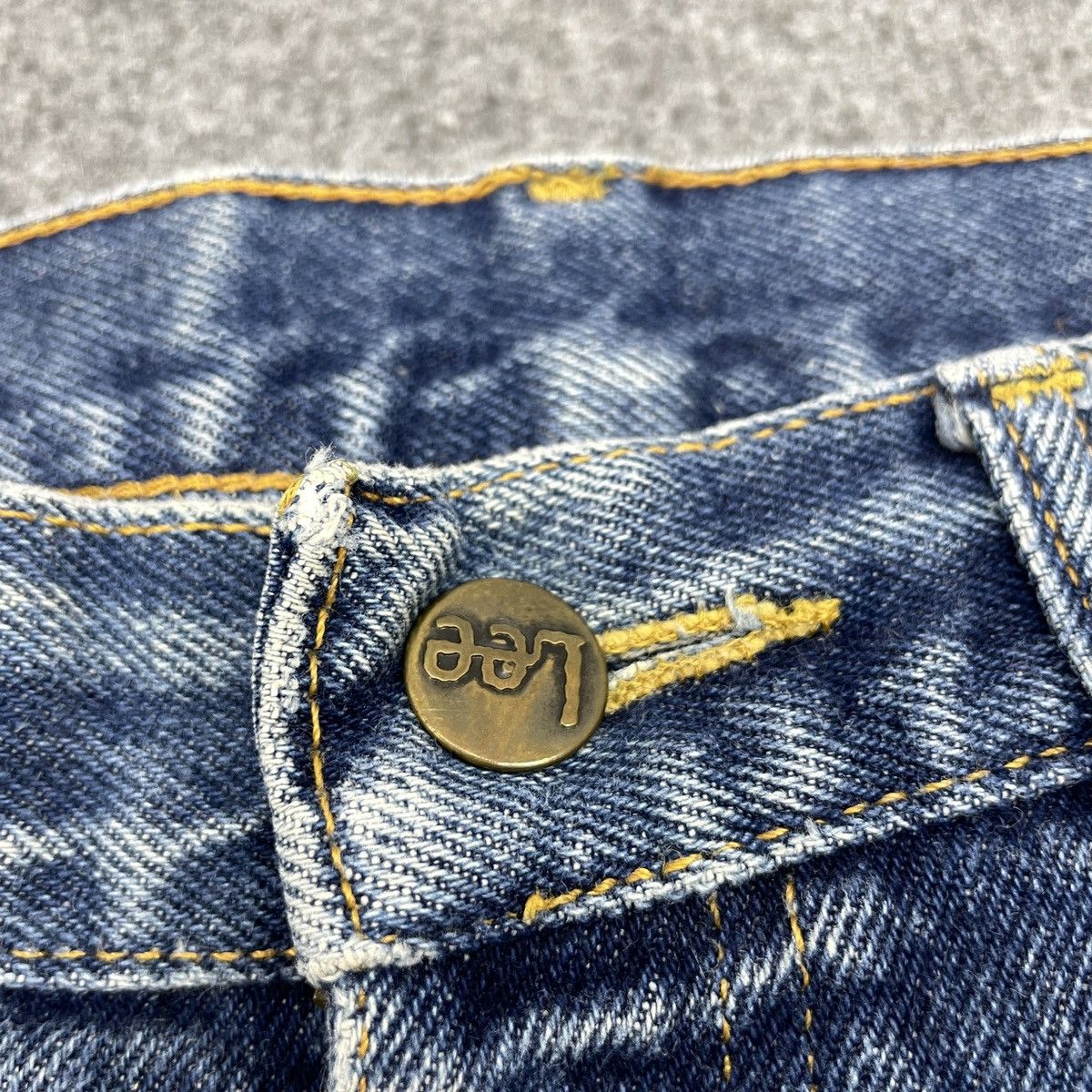 Lee × Vintage Vintage Lee Denim Distressed Light Wash -wc197 Size US 33 - 4 Thumbnail