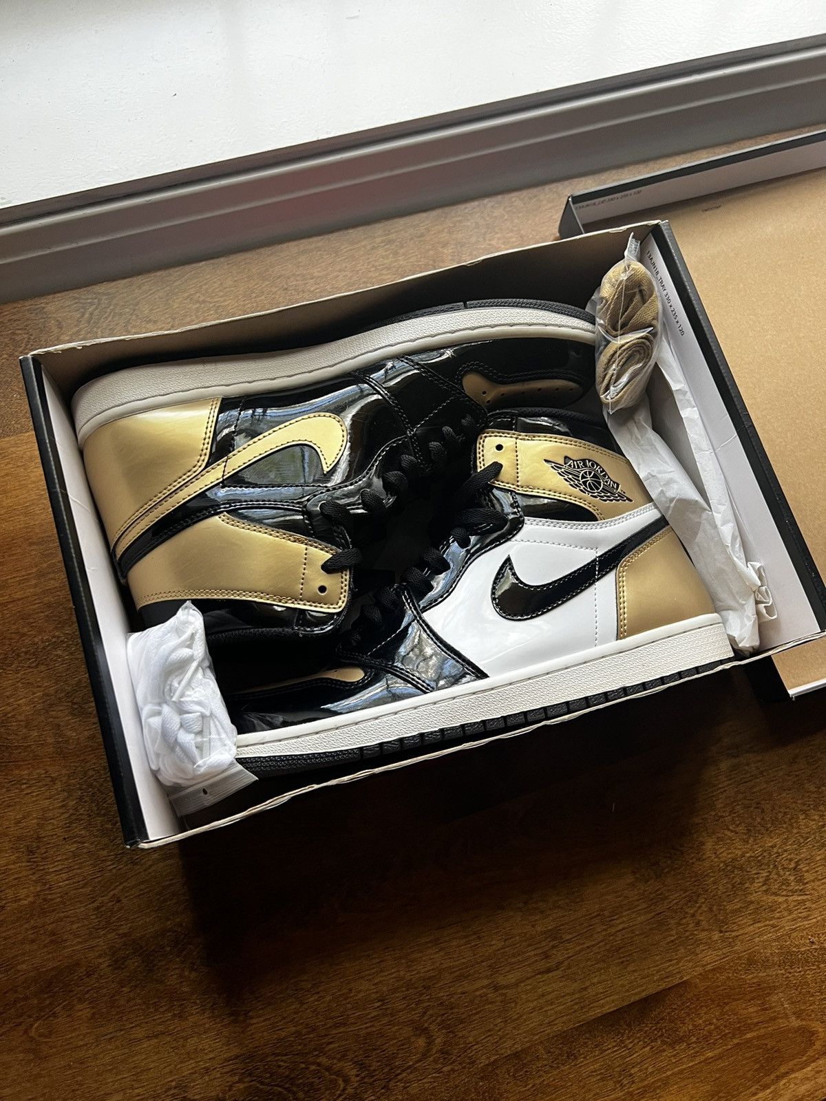 Jordan Brand Nike Air Jordan 1 Retro High OG NRG Gold Toe Size US 10.5 / EU 43-44 - 1 Thumbnail