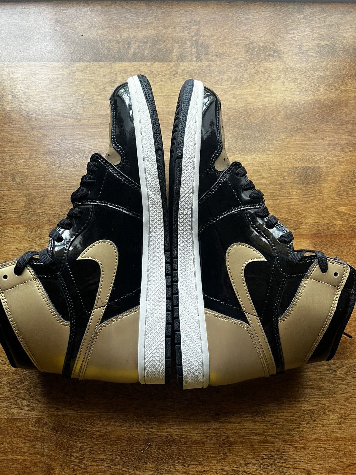 Jordan Brand Nike Air Jordan 1 Retro High OG NRG Gold Toe Size US 10.5 / EU 43-44 - 5 Thumbnail