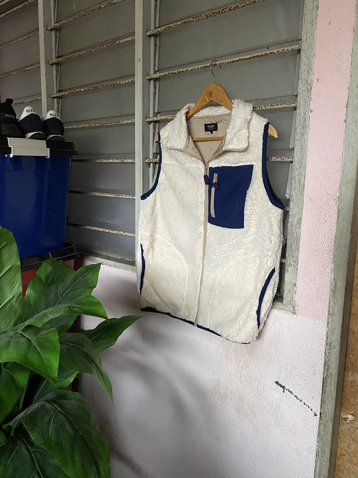 image of Beams Plus Beams Heart Deep Pile Vest in White/Blue, Men's (Size Medium)