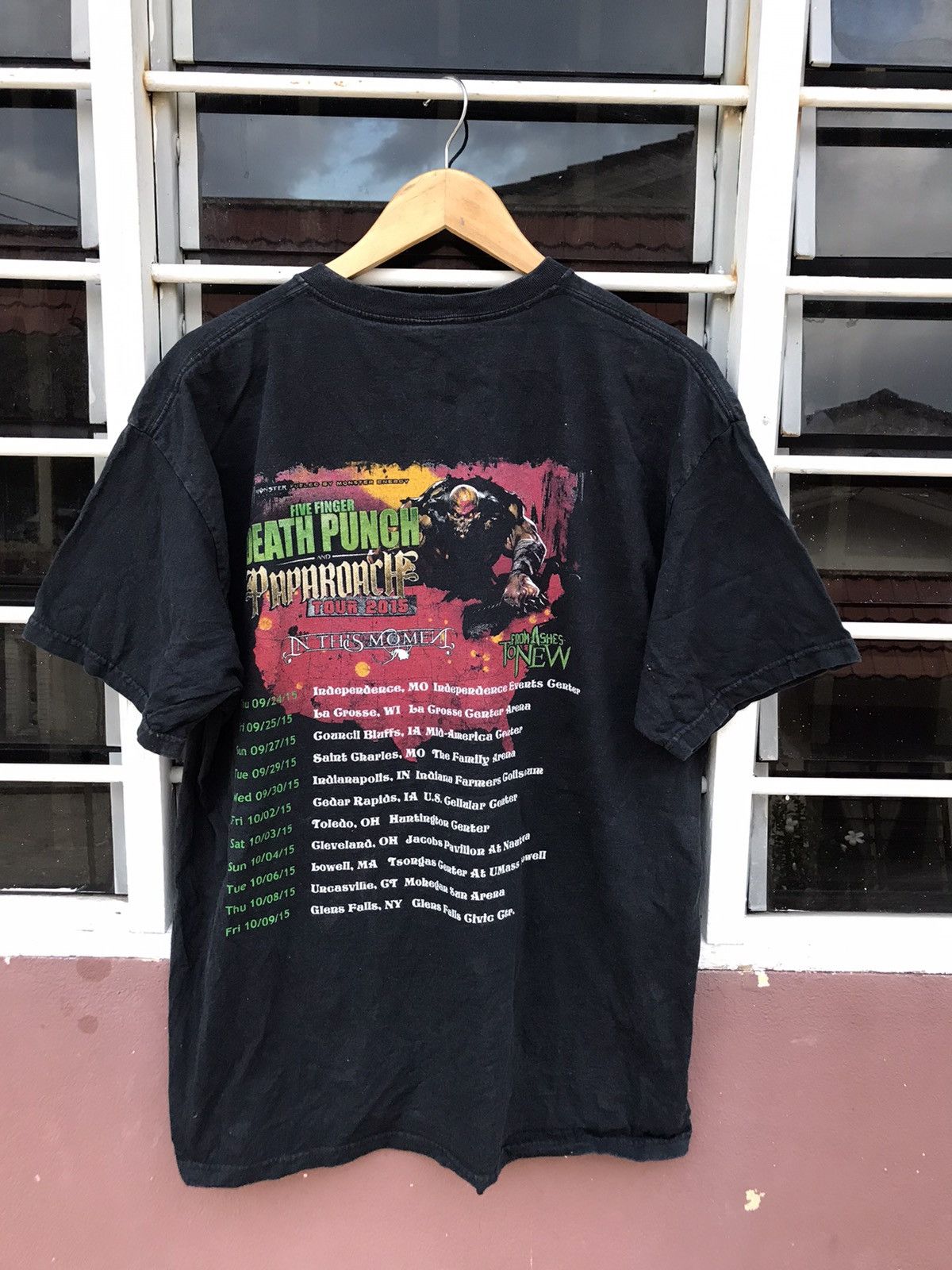 Band Tees Five Finger Death Punch And Paparoach Tour Size US L / EU 52-54 / 3 - 2 Thumbnail