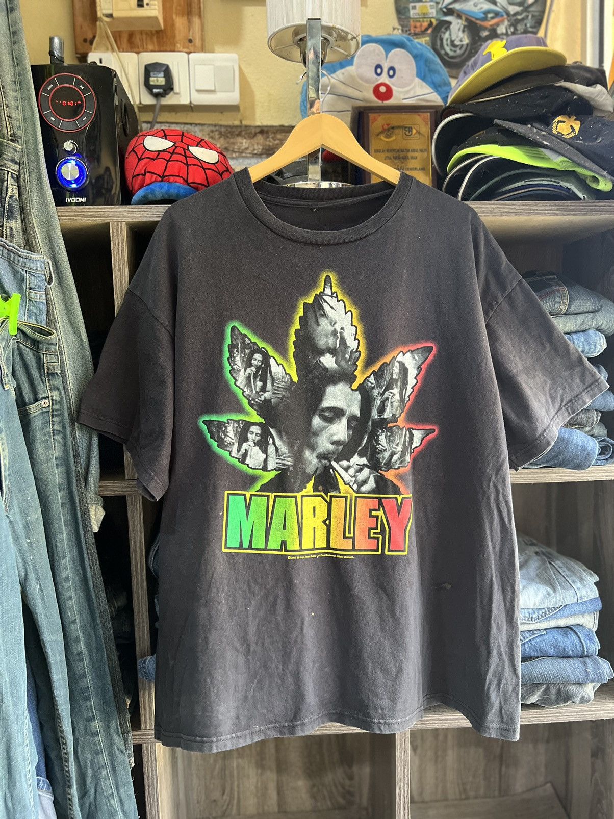 Bob Marley 🔥Vintage 2007 Bob Marley Marijuana Tees Size US L / EU 52-54 / 3 - 1 Thumbnail