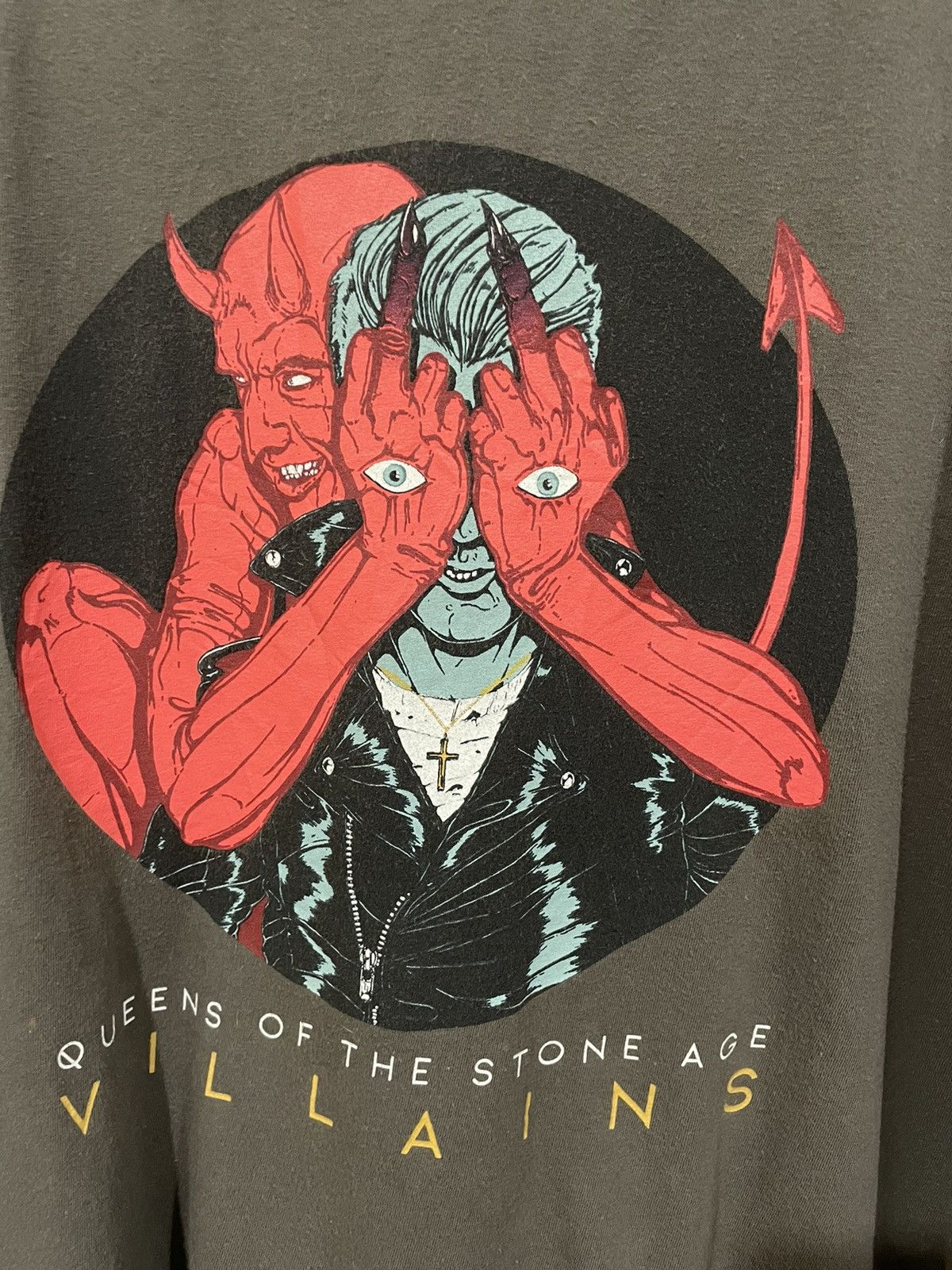 Band Tees Queen Of Stone Age Villains Album Cover Tee Size US XL / EU 56 / 4 - 4 Thumbnail