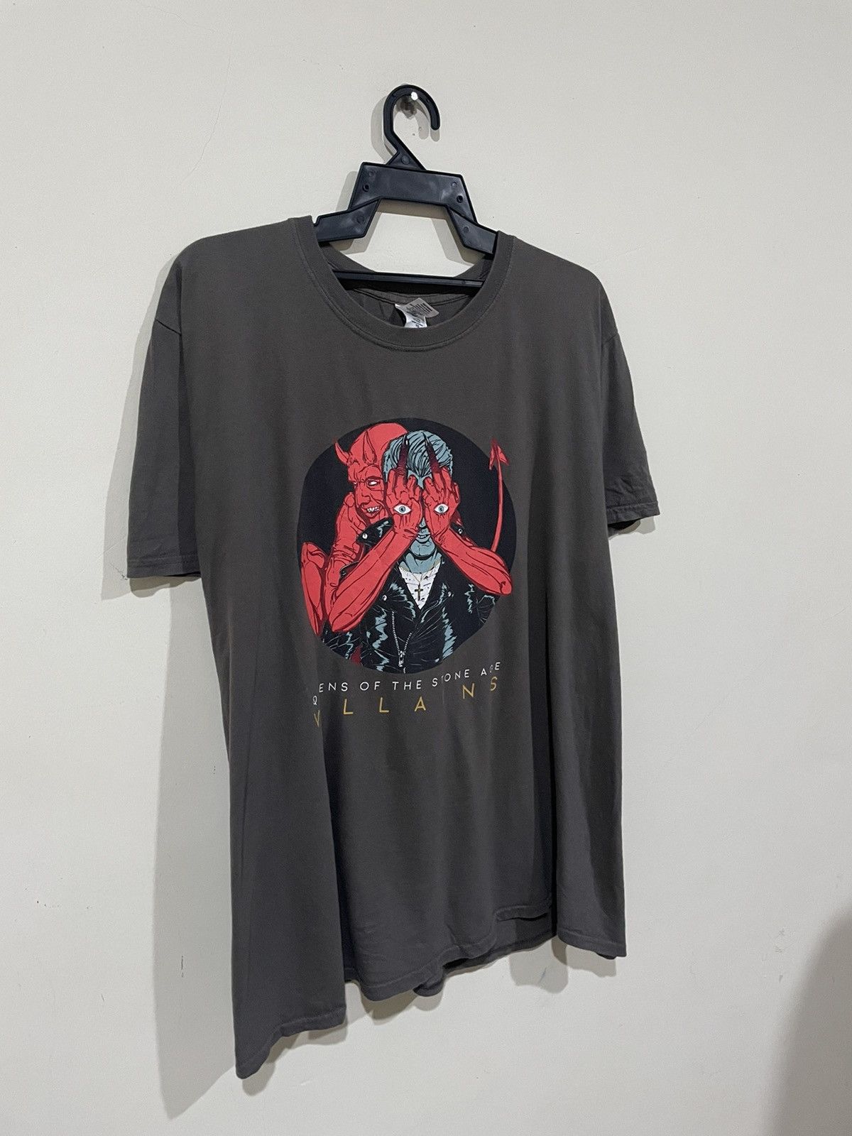 Band Tees Queen Of Stone Age Villains Album Cover Tee Size US XL / EU 56 / 4 - 3 Thumbnail