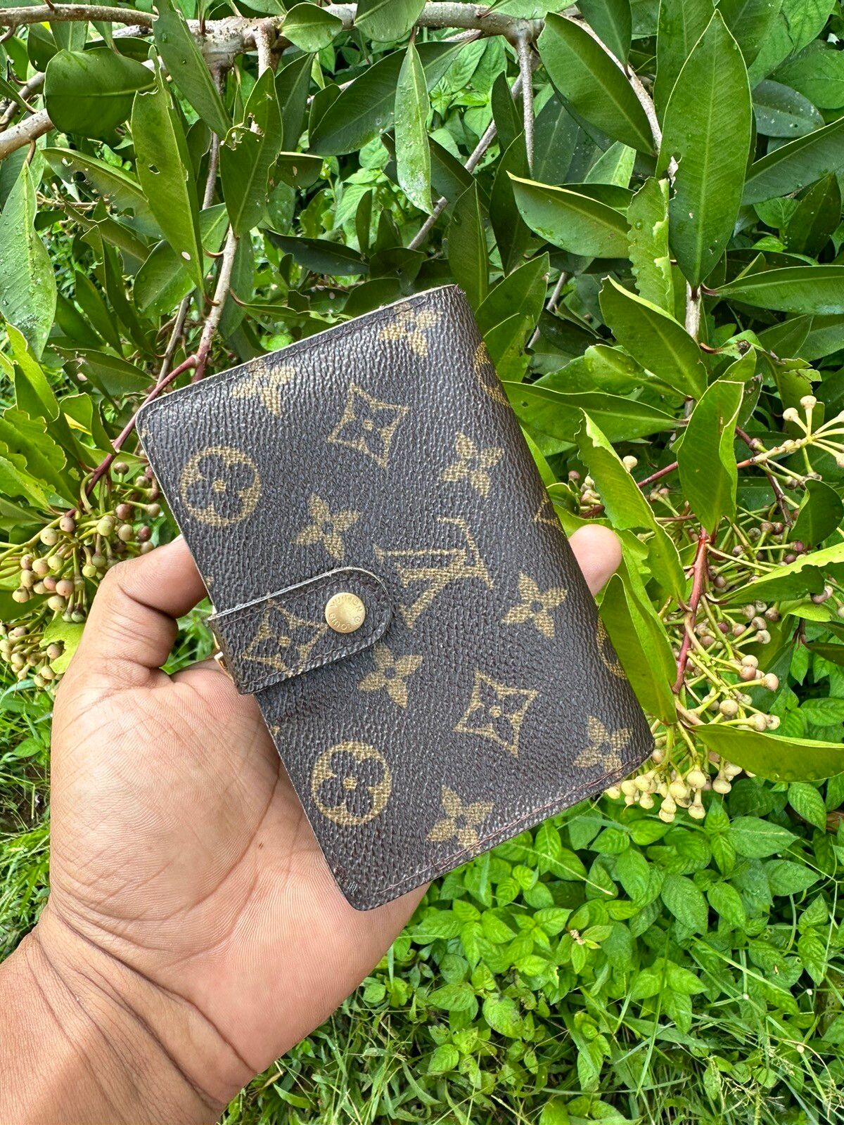 Louis Vuitton Men's Bifold wallet monogram Ca1000