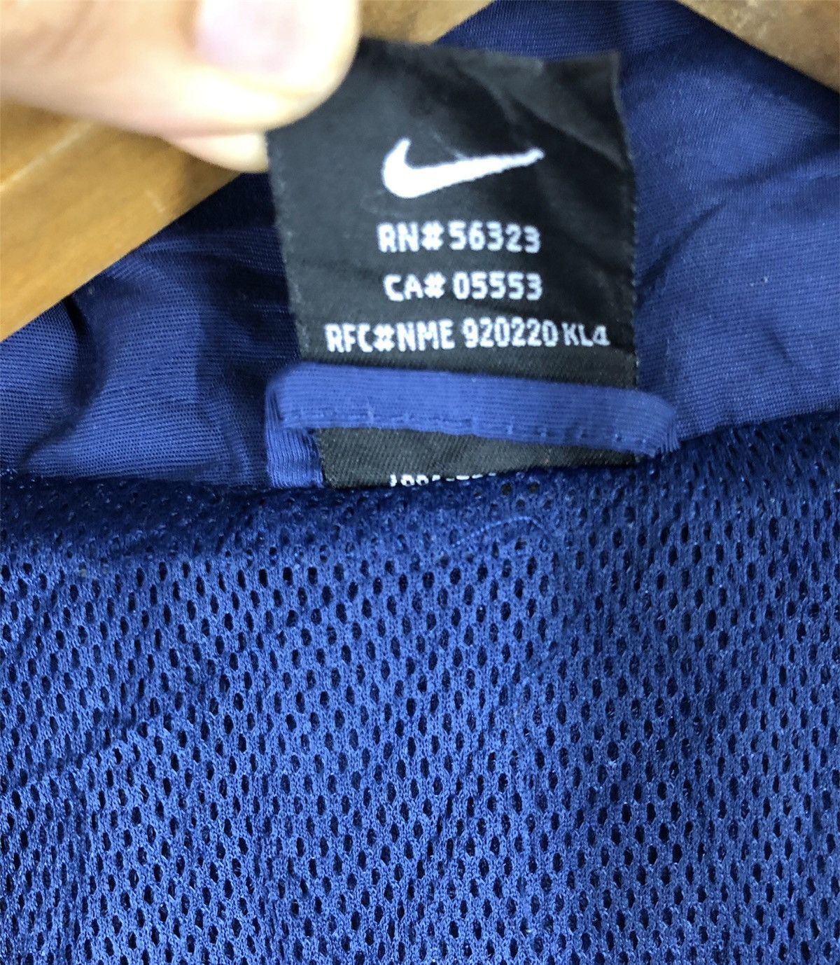 Nike × Vintage Vintage 90s NIKE big logo windbreaker jacket cw21 Size US L / EU 52-54 / 3 - 10 Thumbnail