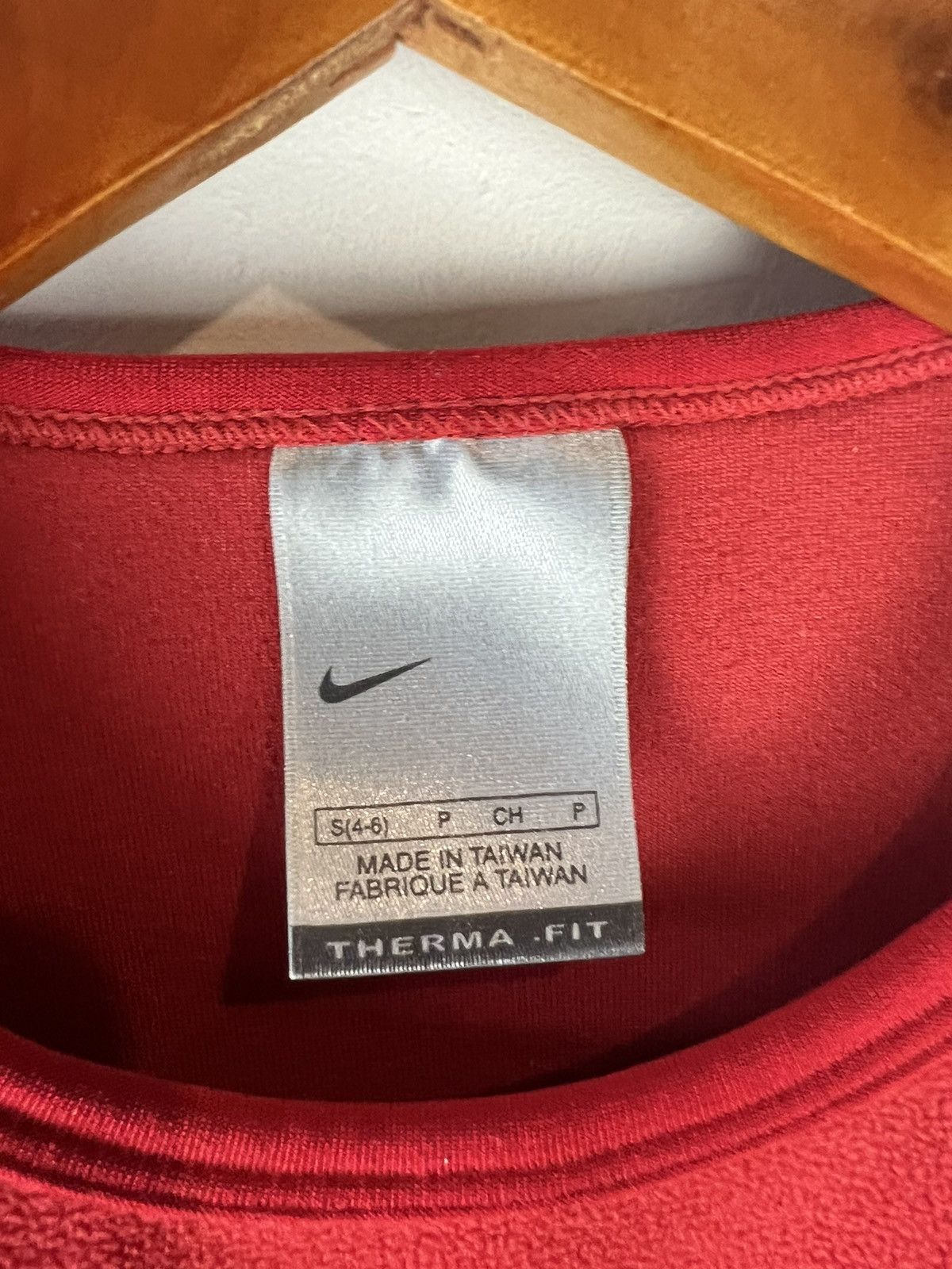Nike Vintage y2k womens nike therma fleece fit sweater Size S / US 4 / IT 40 - 5 Thumbnail