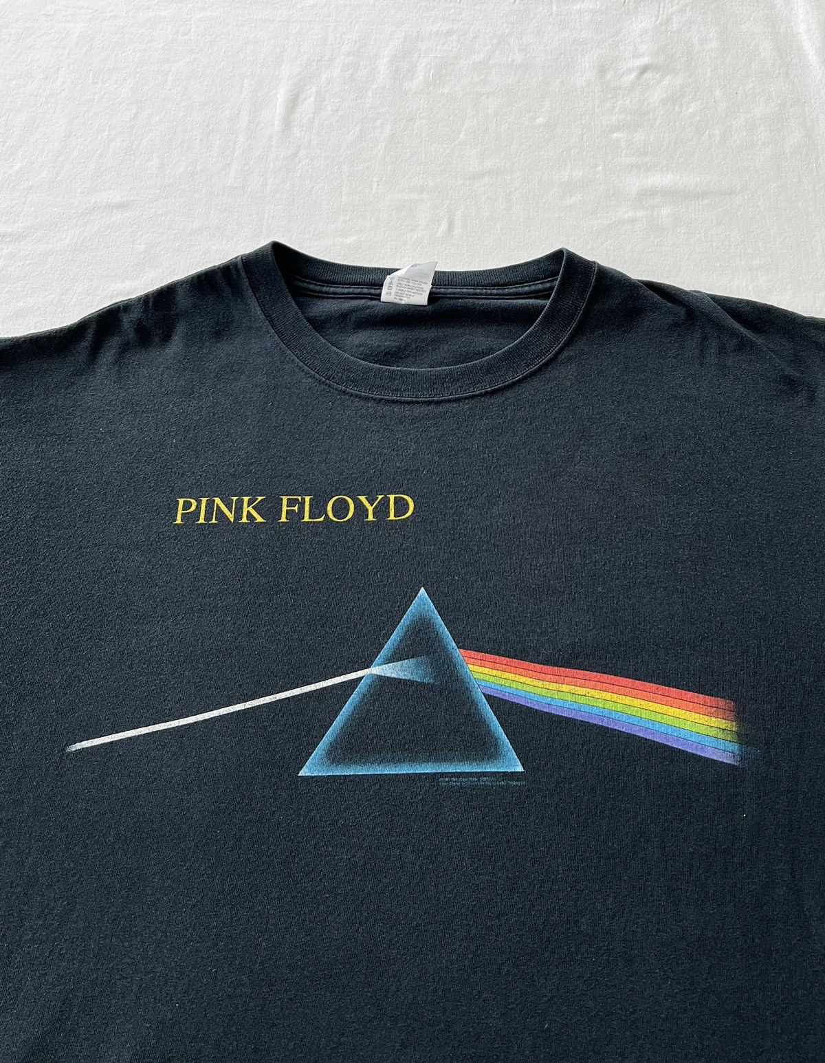 Band Tees Vintage 1998 Pink Floyd The Dark Side of the Moon Black Tee Size US XL / EU 56 / 4 - 3 Thumbnail