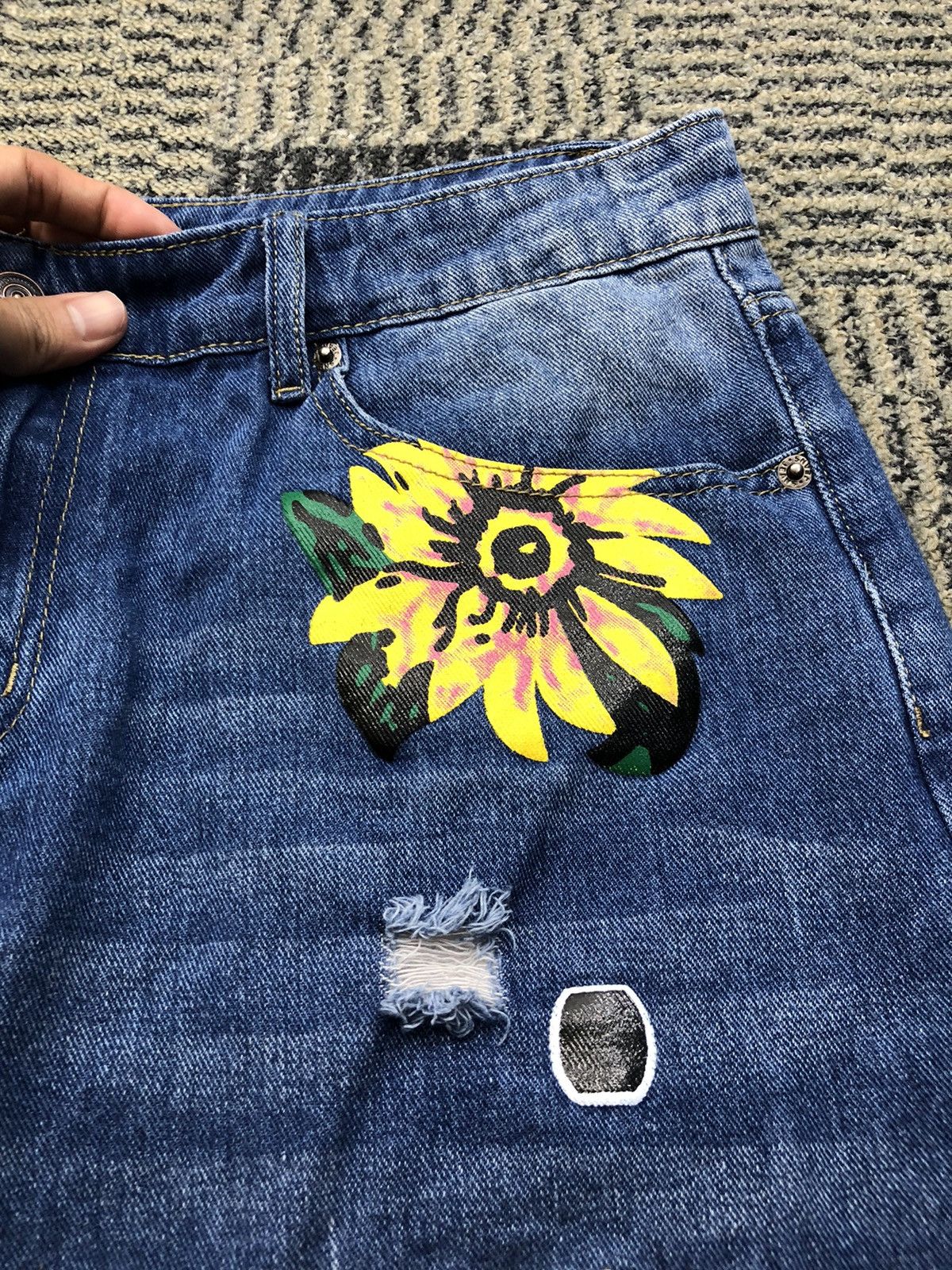 Japanese Brand Misslook Flower Print Inspire Denim Tears Faded Blue Jeans Size US 33 - 9 Thumbnail