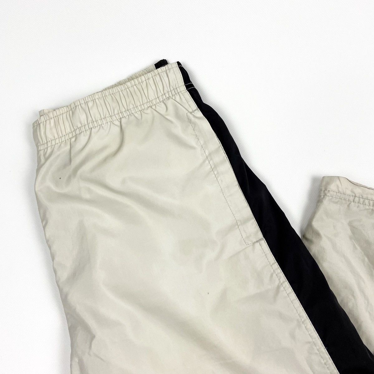 Nike Vintage 90’s Nike Beige Big Swoosh Trakking pants Outdoor Size US 30 / EU 46 - 4 Thumbnail