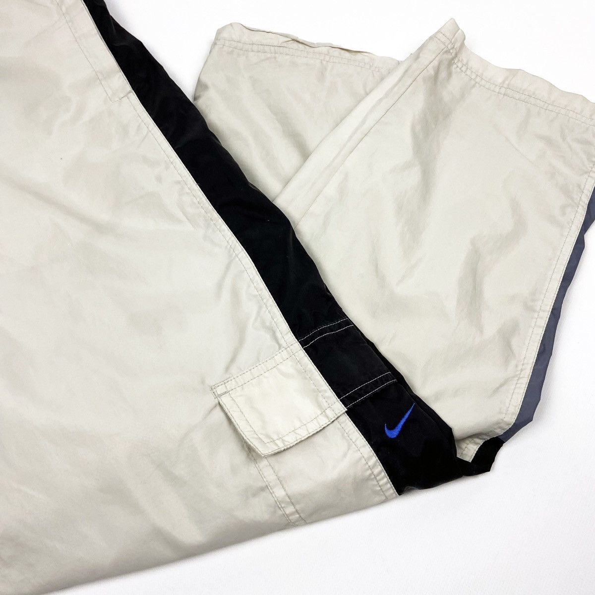 Nike Vintage 90’s Nike Beige Big Swoosh Trakking pants Outdoor Size US 30 / EU 46 - 2 Thumbnail