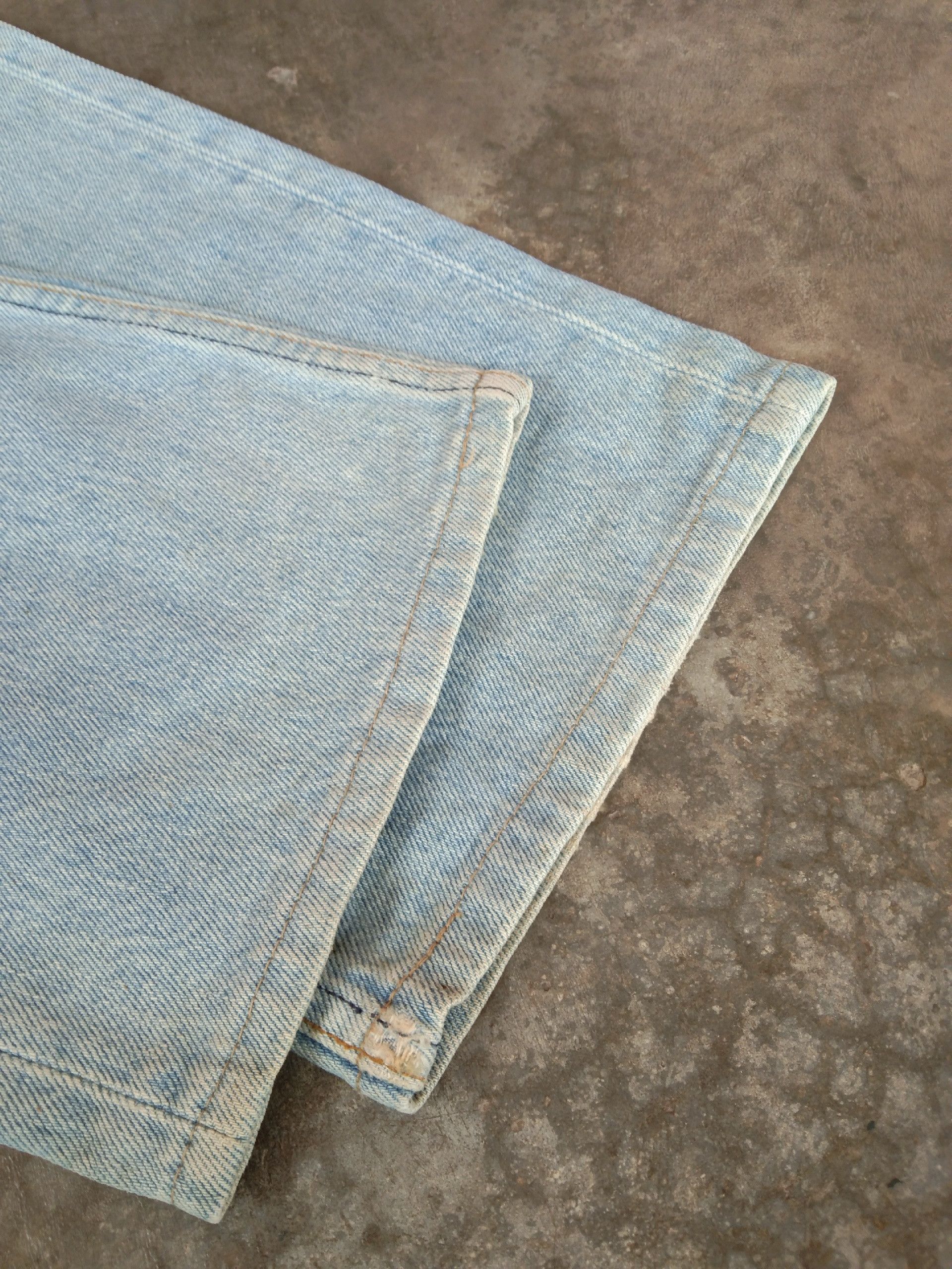 Levi's 90s Vintage Levi's 501 Made In USA Distressed Jeans 32x31 Size US 32 / EU 48 - 3 Thumbnail