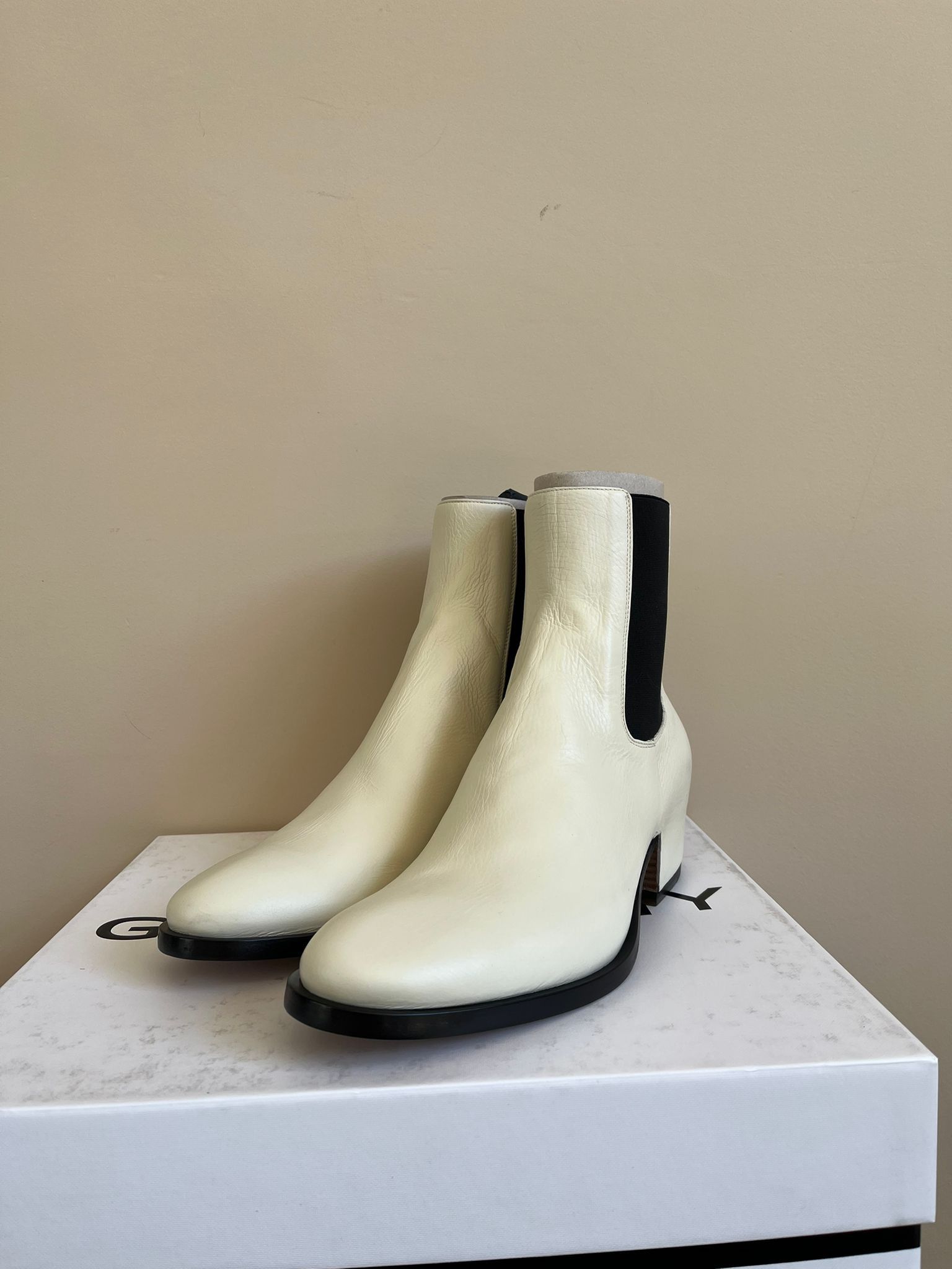Givenchy High Top Boots in Ivory Color Size US 11 / EU 44 - 2 Thumbnail