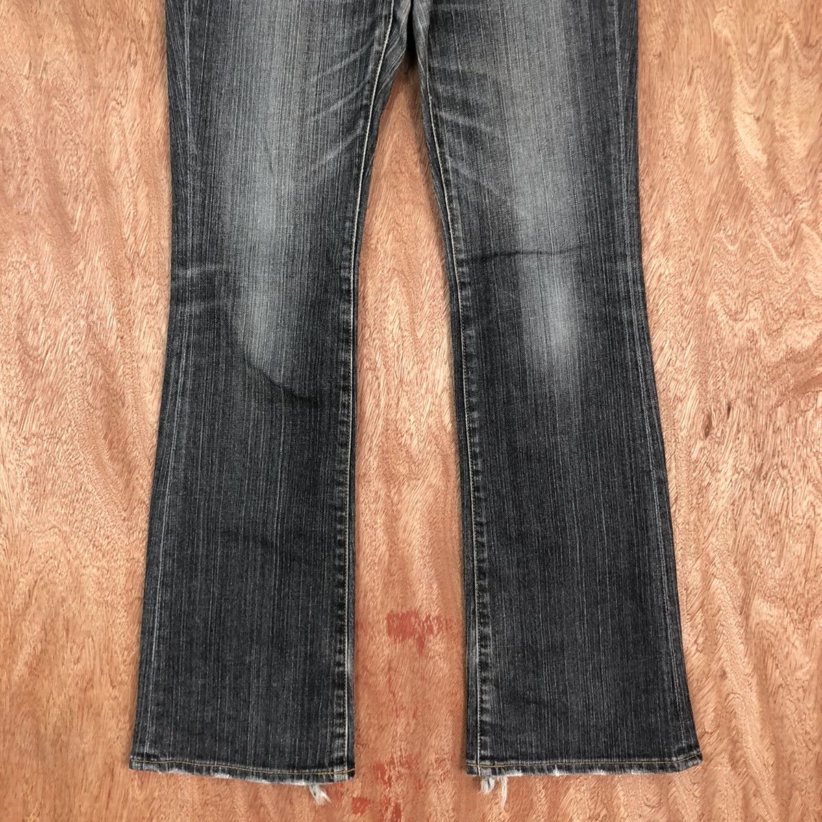 Japanese Brand DLL UNiqlo Boot Cut Jeans Style Up Denim #1657 Size 30" / US 8 / IT 44 - 3 Thumbnail