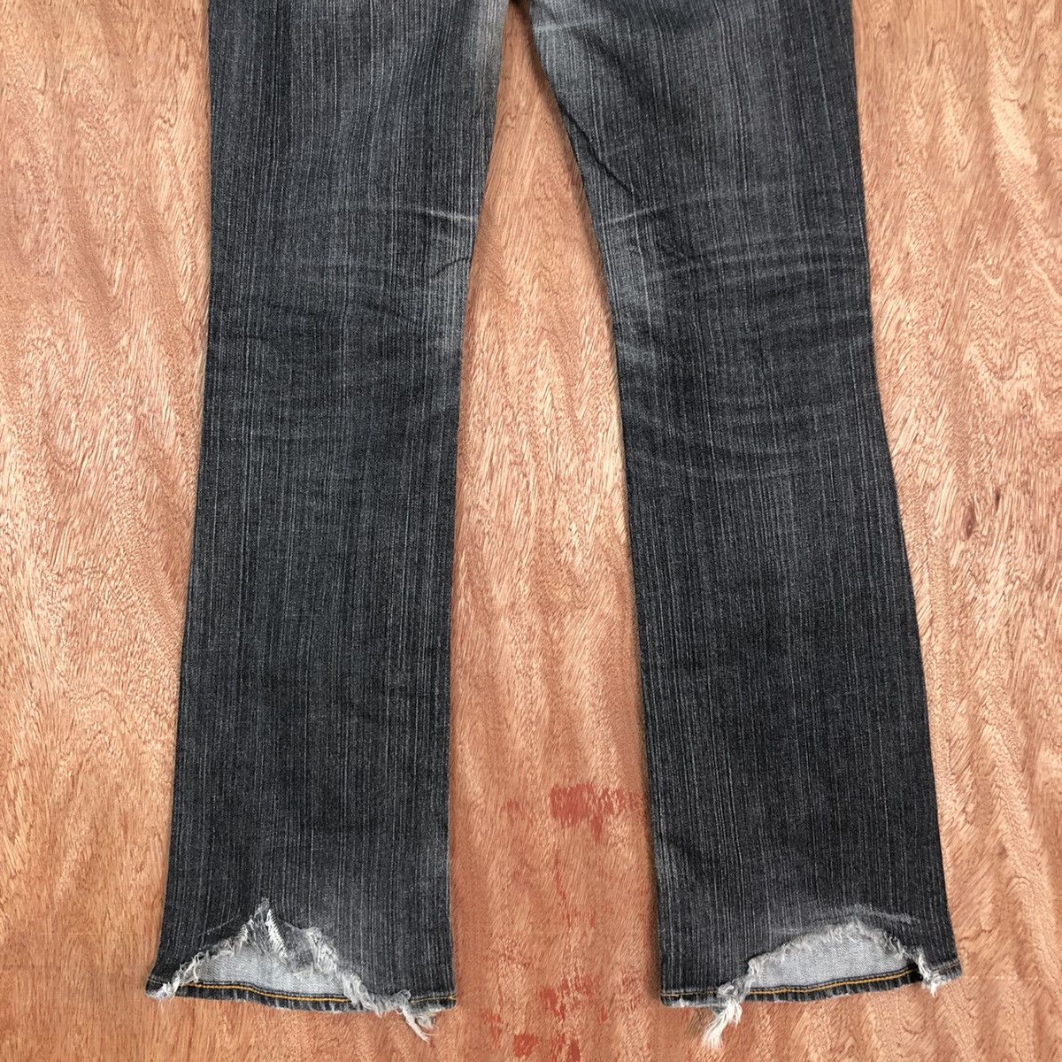 Japanese Brand DLL UNiqlo Boot Cut Jeans Style Up Denim #1657 Size 30" / US 8 / IT 44 - 8 Thumbnail