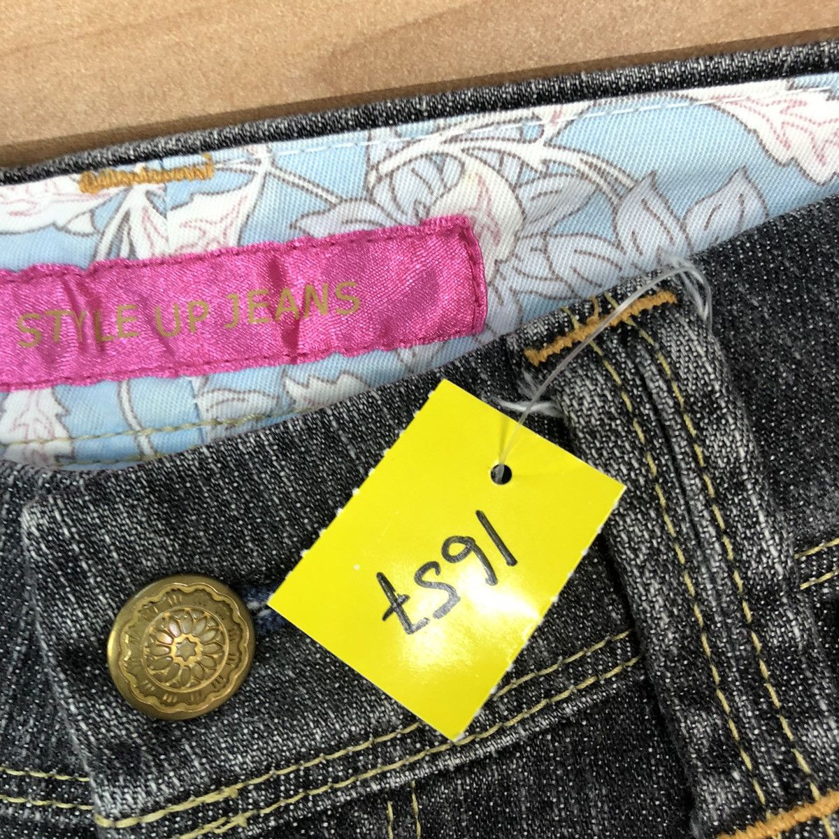 Japanese Brand DLL UNiqlo Boot Cut Jeans Style Up Denim #1657 Size 30" / US 8 / IT 44 - 4 Thumbnail