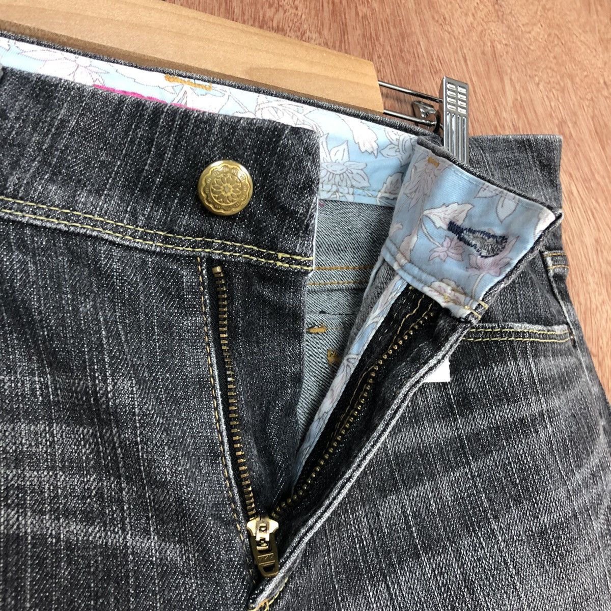 Japanese Brand DLL UNiqlo Boot Cut Jeans Style Up Denim #1657 Size 30" / US 8 / IT 44 - 5 Thumbnail