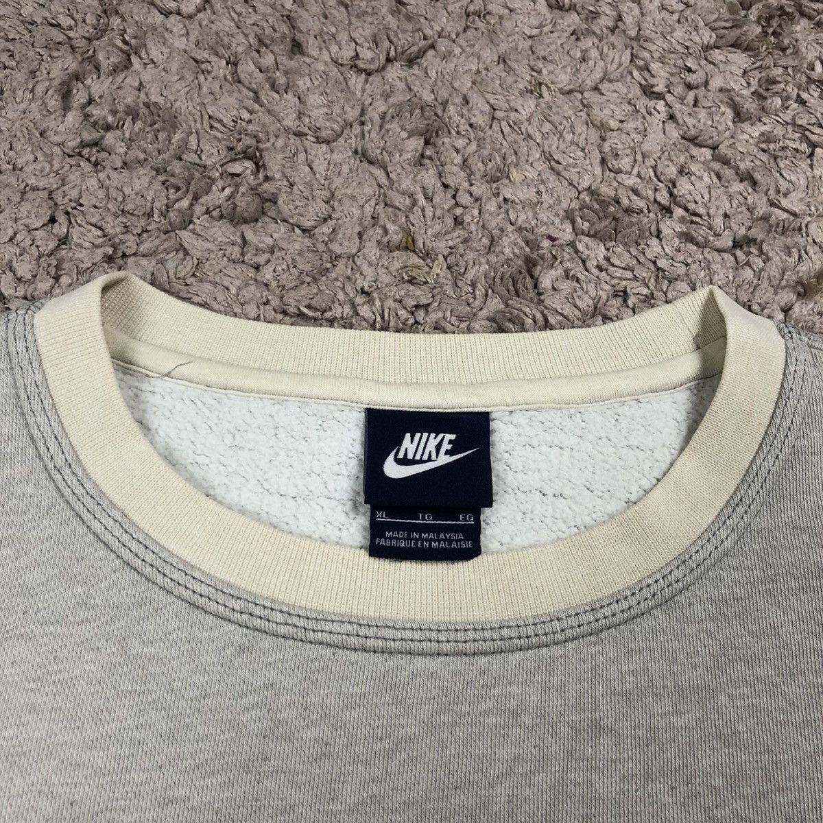 Nike Nike Small Swoosh Sweatshirt Size US XL / EU 56 / 4 - 7 Thumbnail