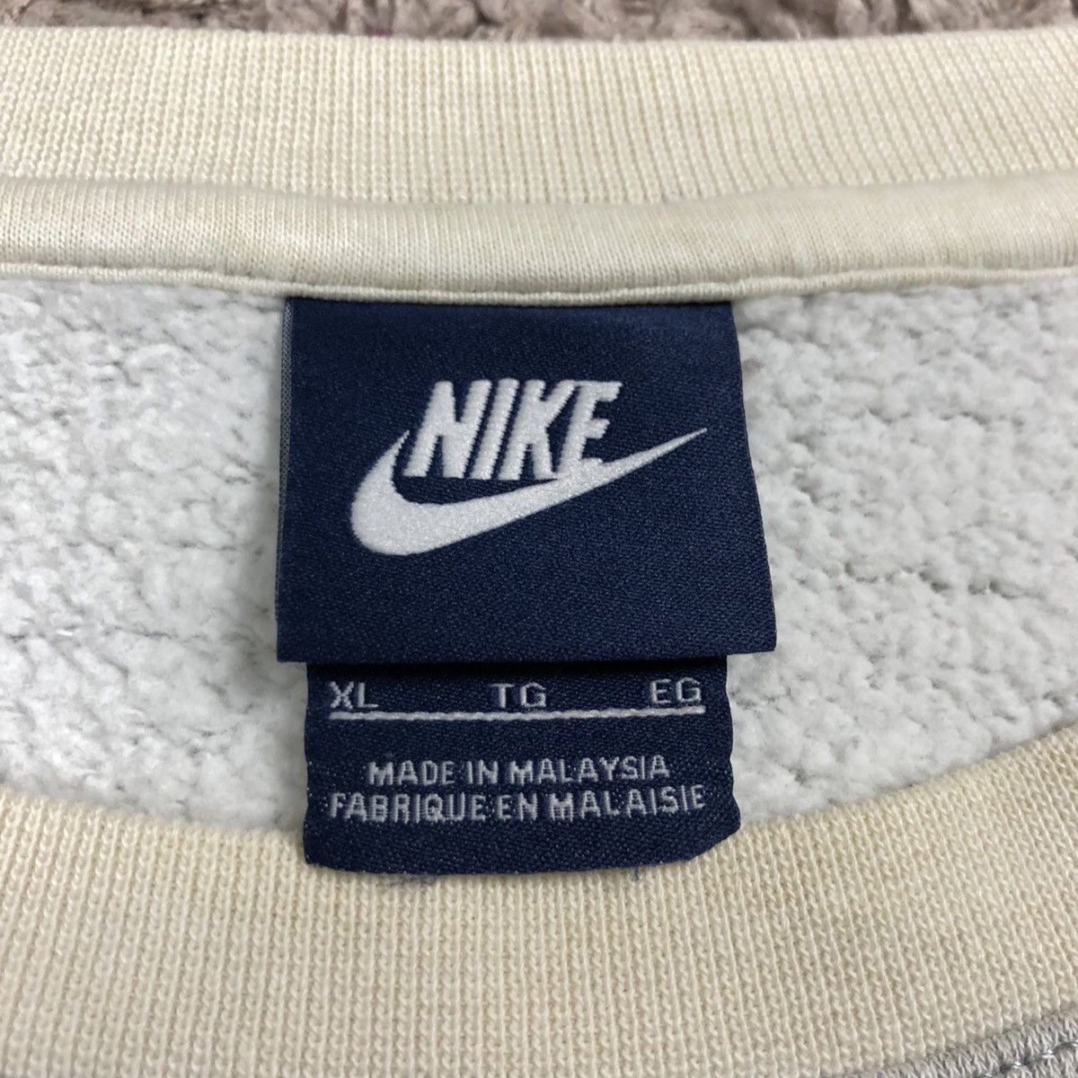 Nike Nike Small Swoosh Sweatshirt Size US XL / EU 56 / 4 - 12 Thumbnail
