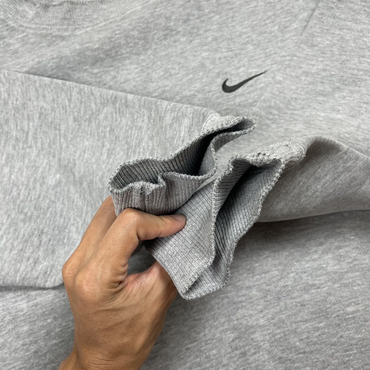 Nike Vintage Nike Mini Swoosh Sweatshirt Size US L / EU 52-54 / 3 - 11 Thumbnail