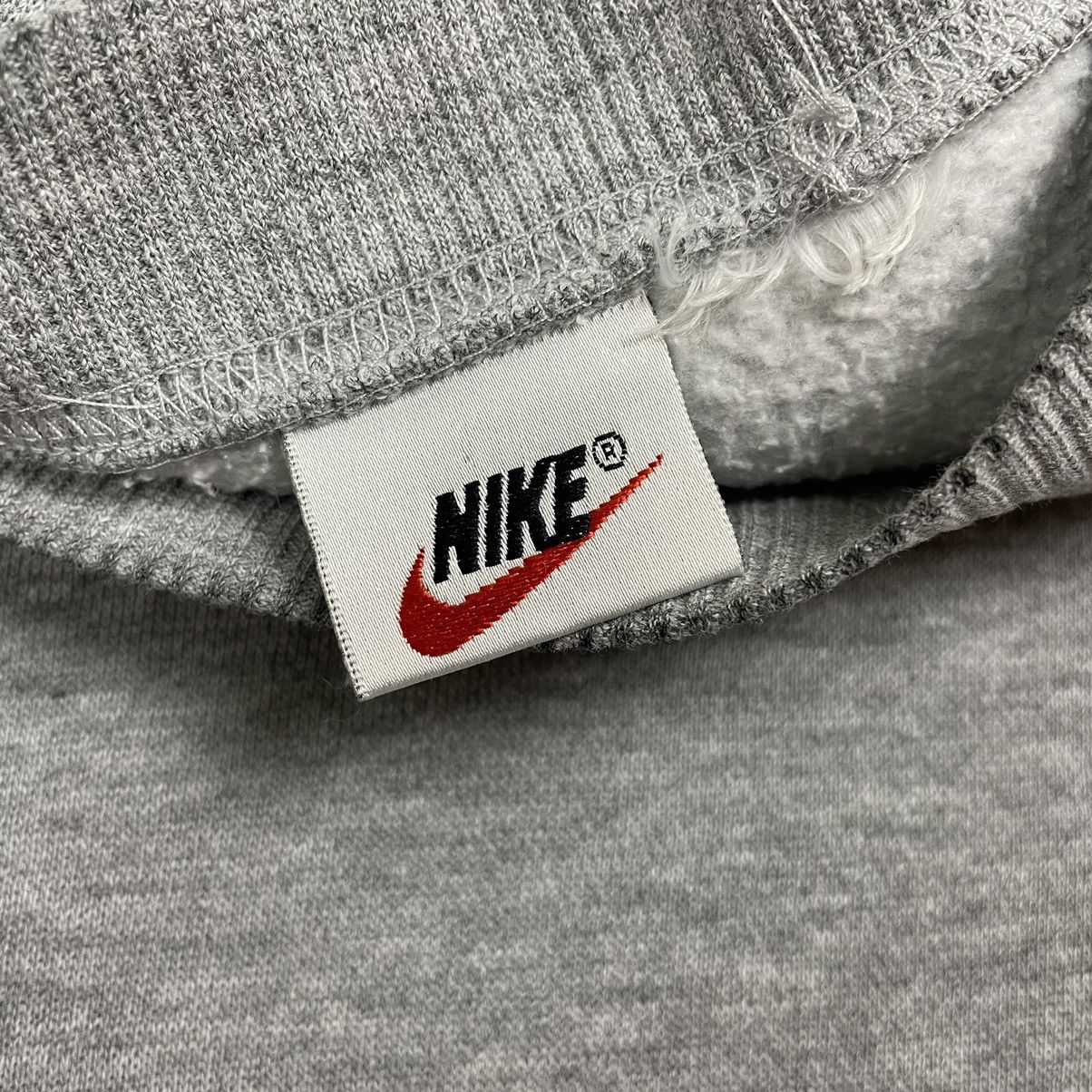 Nike Vintage Nike Mini Swoosh Sweatshirt Size US L / EU 52-54 / 3 - 12 Thumbnail