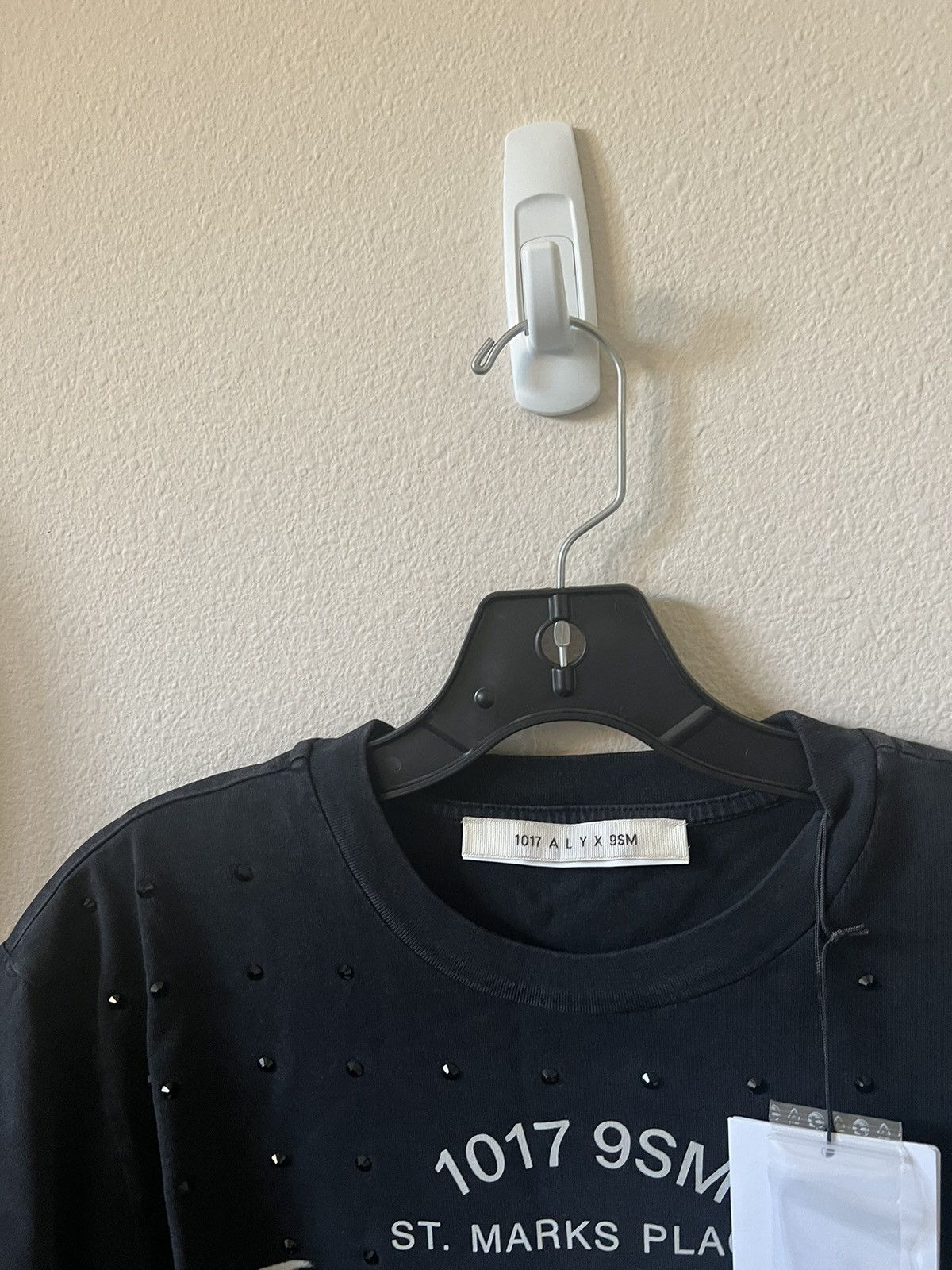 1017 ALYX 9SM 1017 ALYX 9SM Sequin Logo T-Shirt Size US XL / EU 56 / 4 - 5 Thumbnail