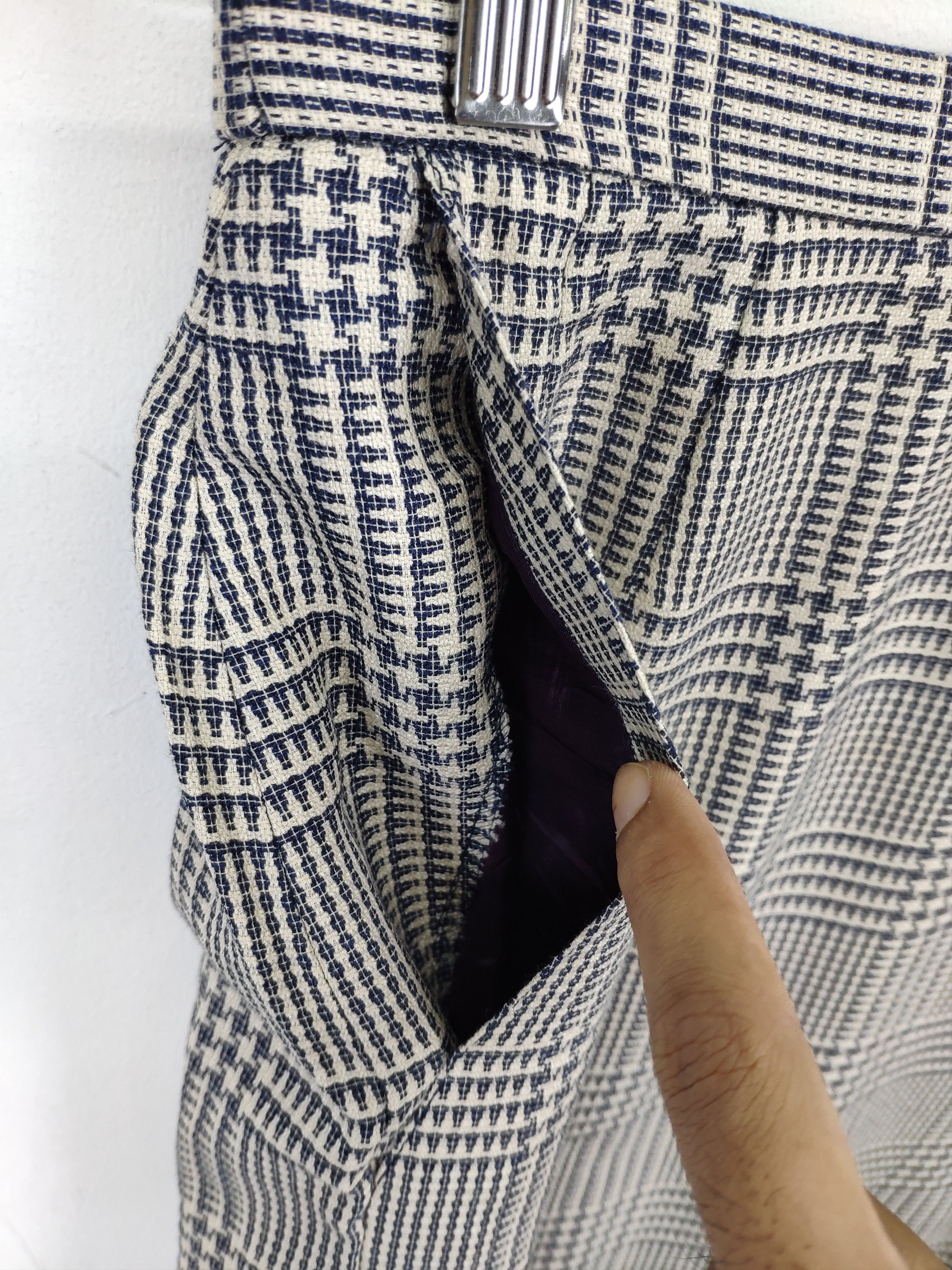 The Unbranded Brand × Vintage Vintage Unbranded Midi Skirt Houndstooth Size 26" / US 2 / IT 38 - 5 Thumbnail
