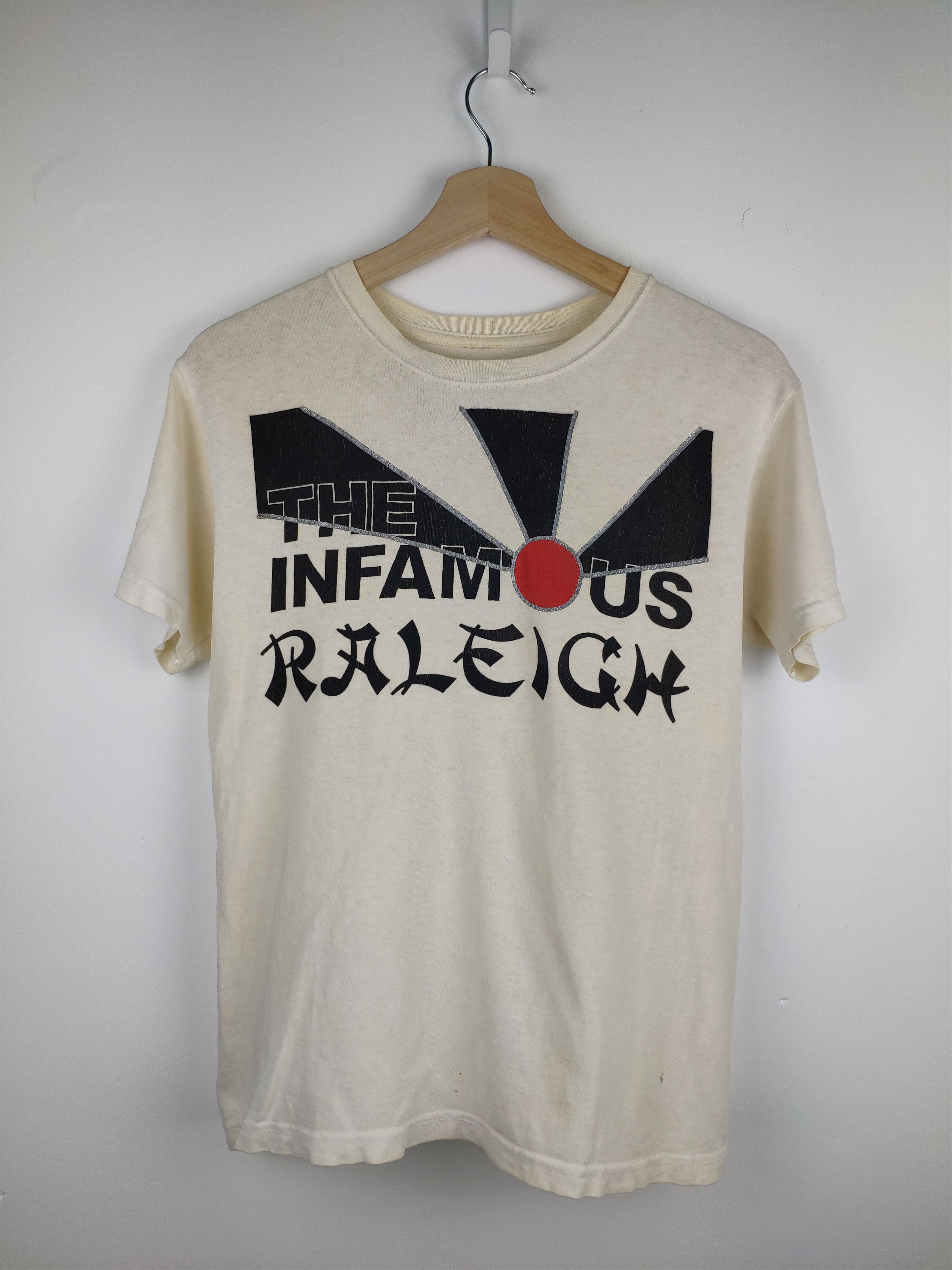 Band Tees × Japanese Brand Vintage The Infamous Raleigh Tee Japanese Band Size US S / EU 44-46 / 1 - 1 Thumbnail