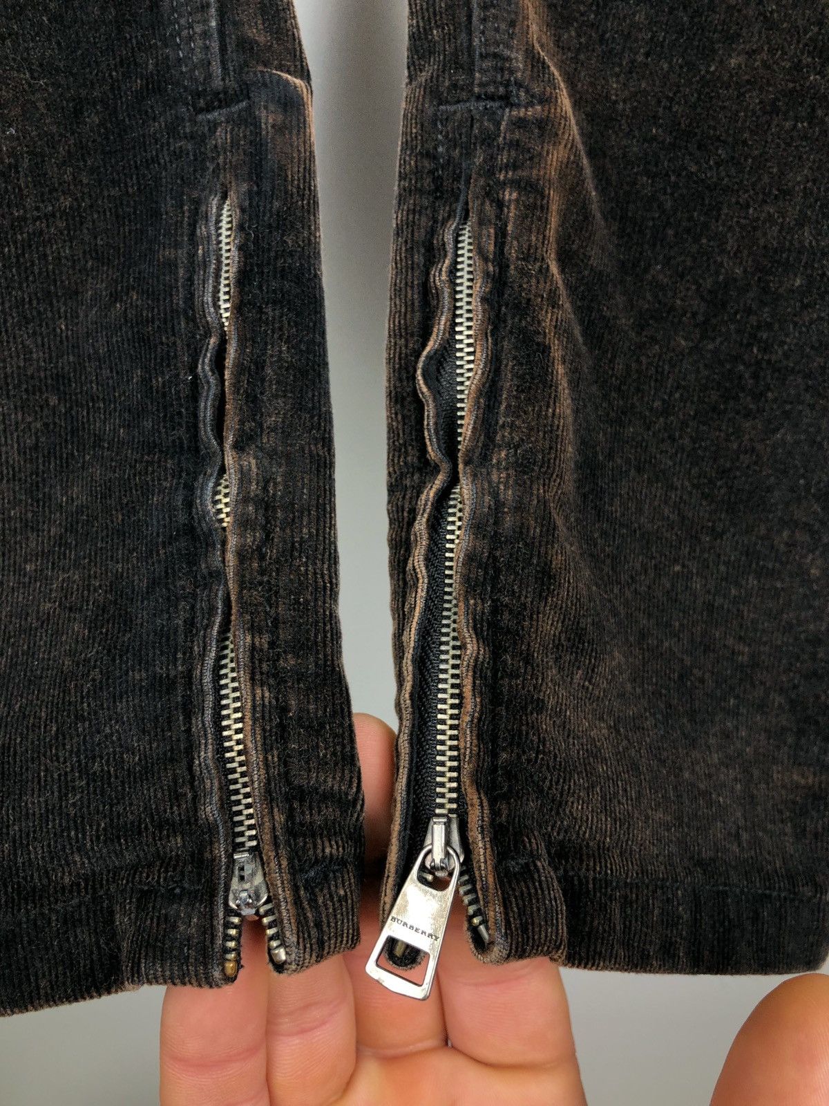 Burberry Burberry Brit y2k velveteen pants ankle bayswater skinny zip Size 27" / US 4 / IT 40 - 7 Thumbnail