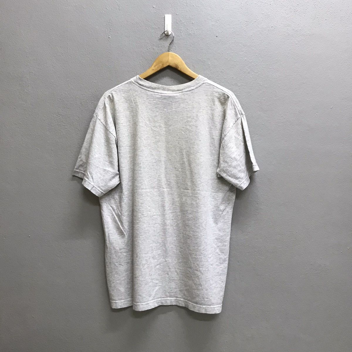 Disney × Jansport × Vintage Vintage 90s Oregon Duck Disney American Football Tshirt Size US L / EU 52-54 / 3 - 6 Thumbnail