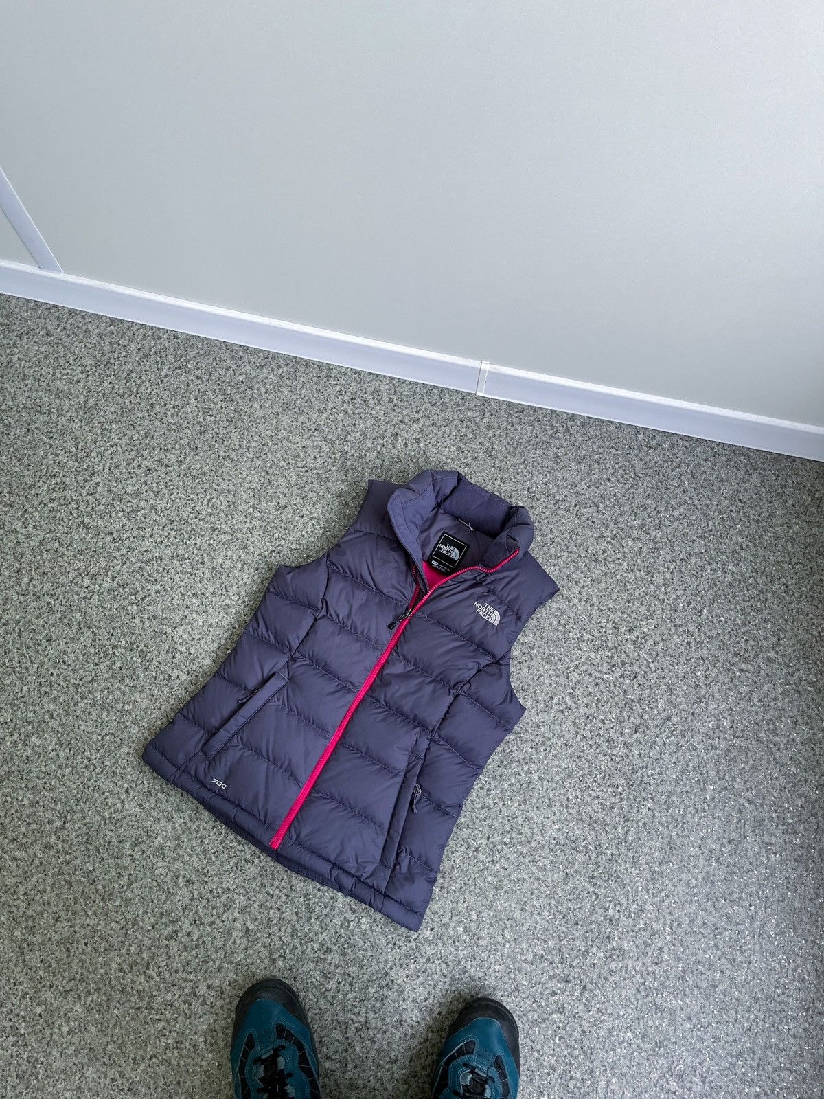 The North Face × Vintage THE NORTH FACE DOWN PUFFER 700 VEST WOMENS XS Size XS / US 0-2 / IT 36-38 - 1 Thumbnail