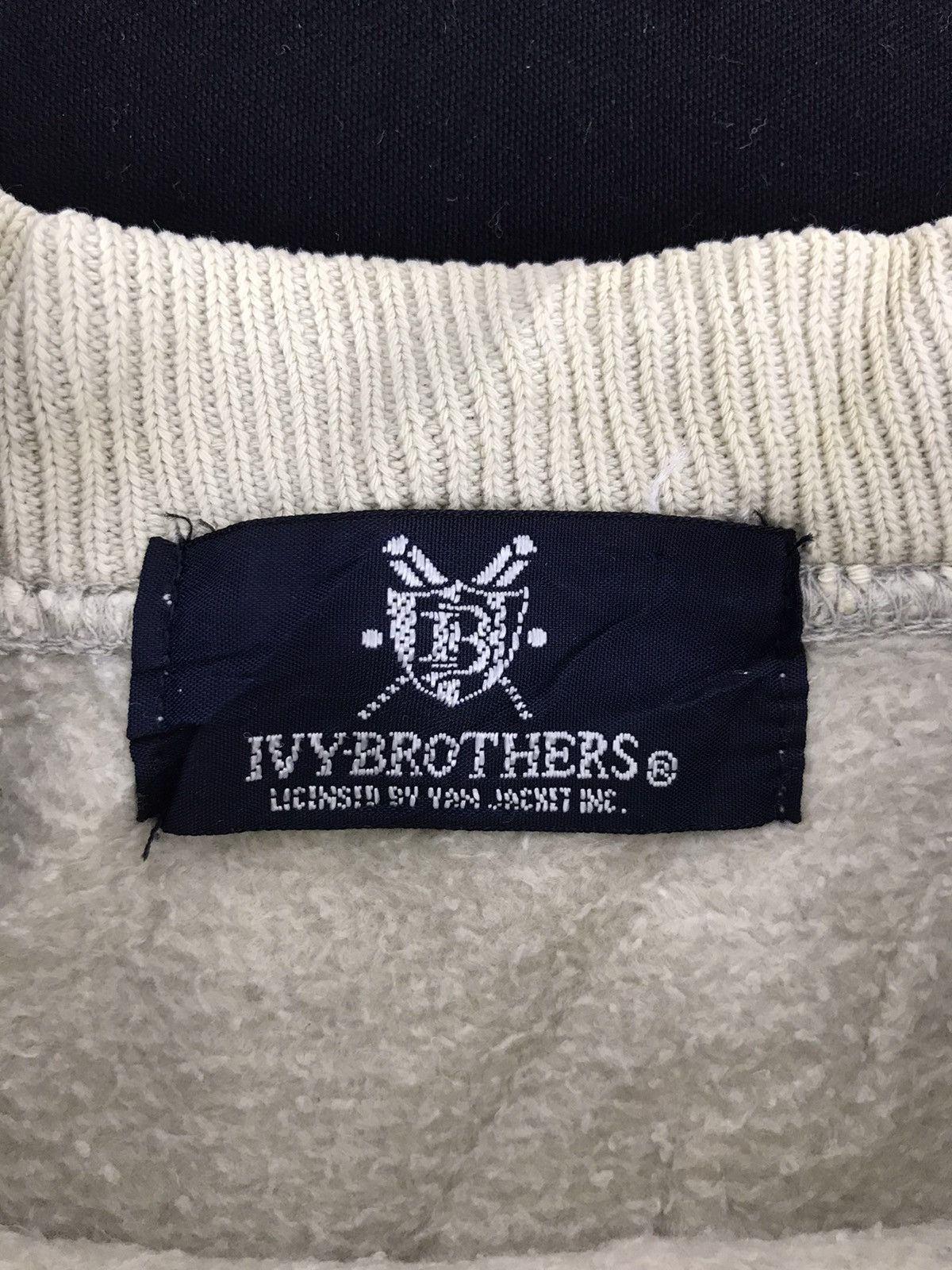 Vintage Vintage Ivy Brothers America Sweatshirt Spell Out Big Logo Size US M / EU 48-50 / 2 - 4 Thumbnail