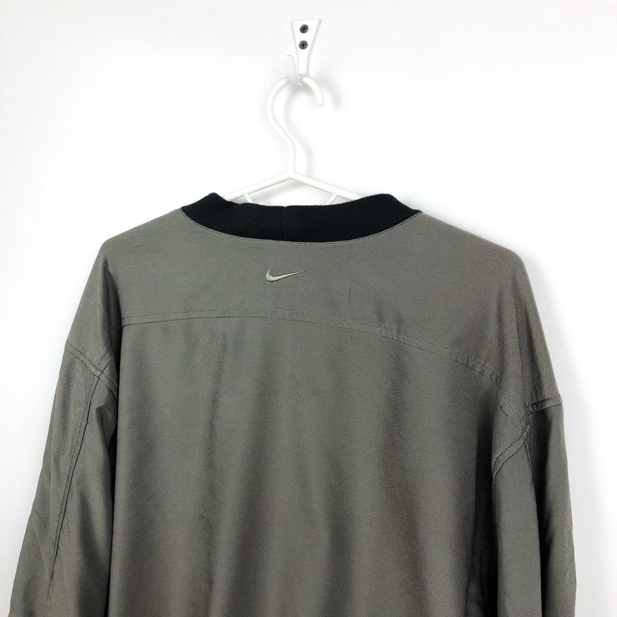 Nike × Vintage Nike Vintage jacket , back logo mens size Medium Size US M / EU 48-50 / 2 - 2 Thumbnail