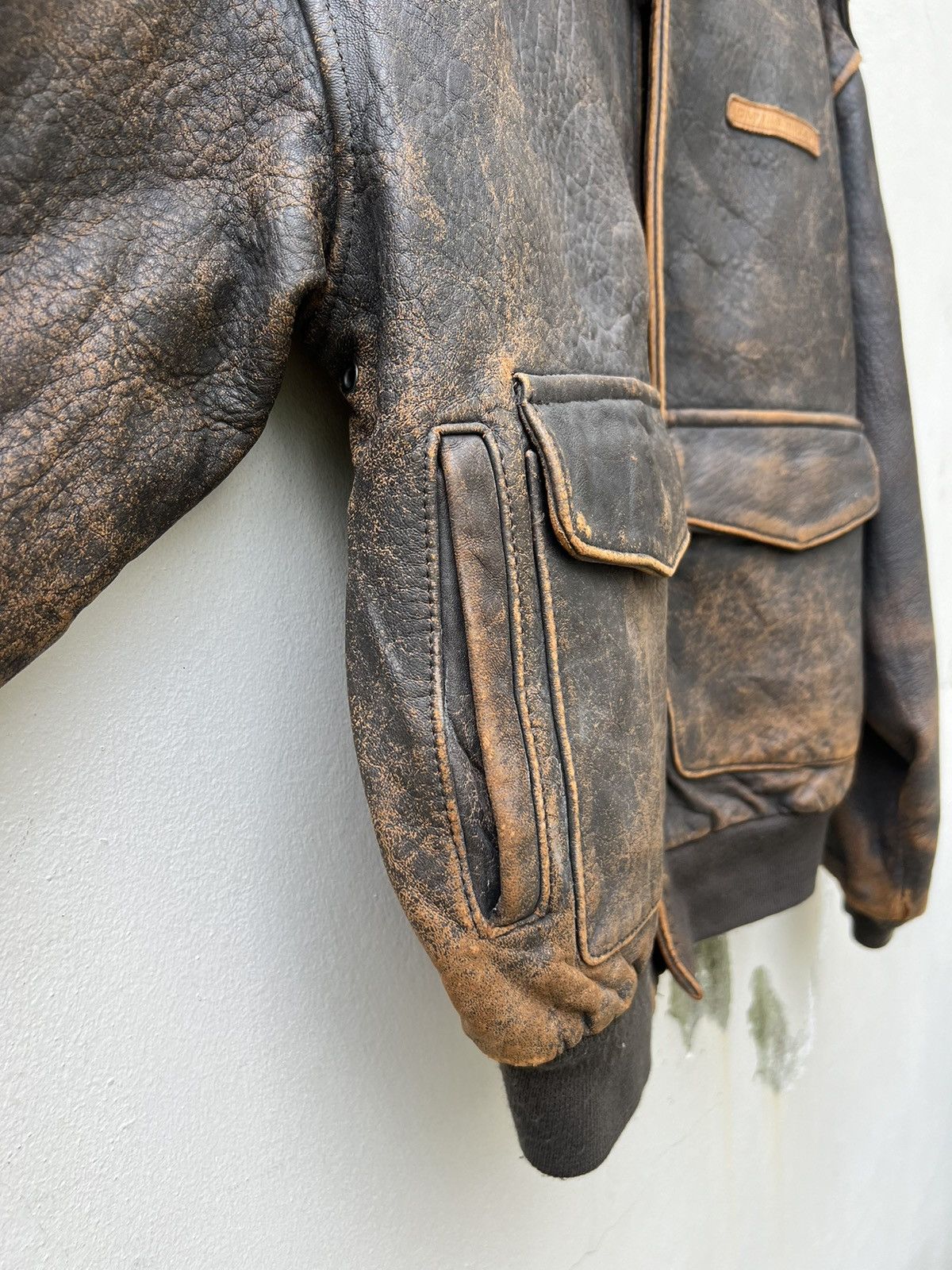 Avirex Trashed Vintage 1991 Avirex Glenn Miller A2 Leather Jacket Size US M / EU 48-50 / 2 - 11 Thumbnail