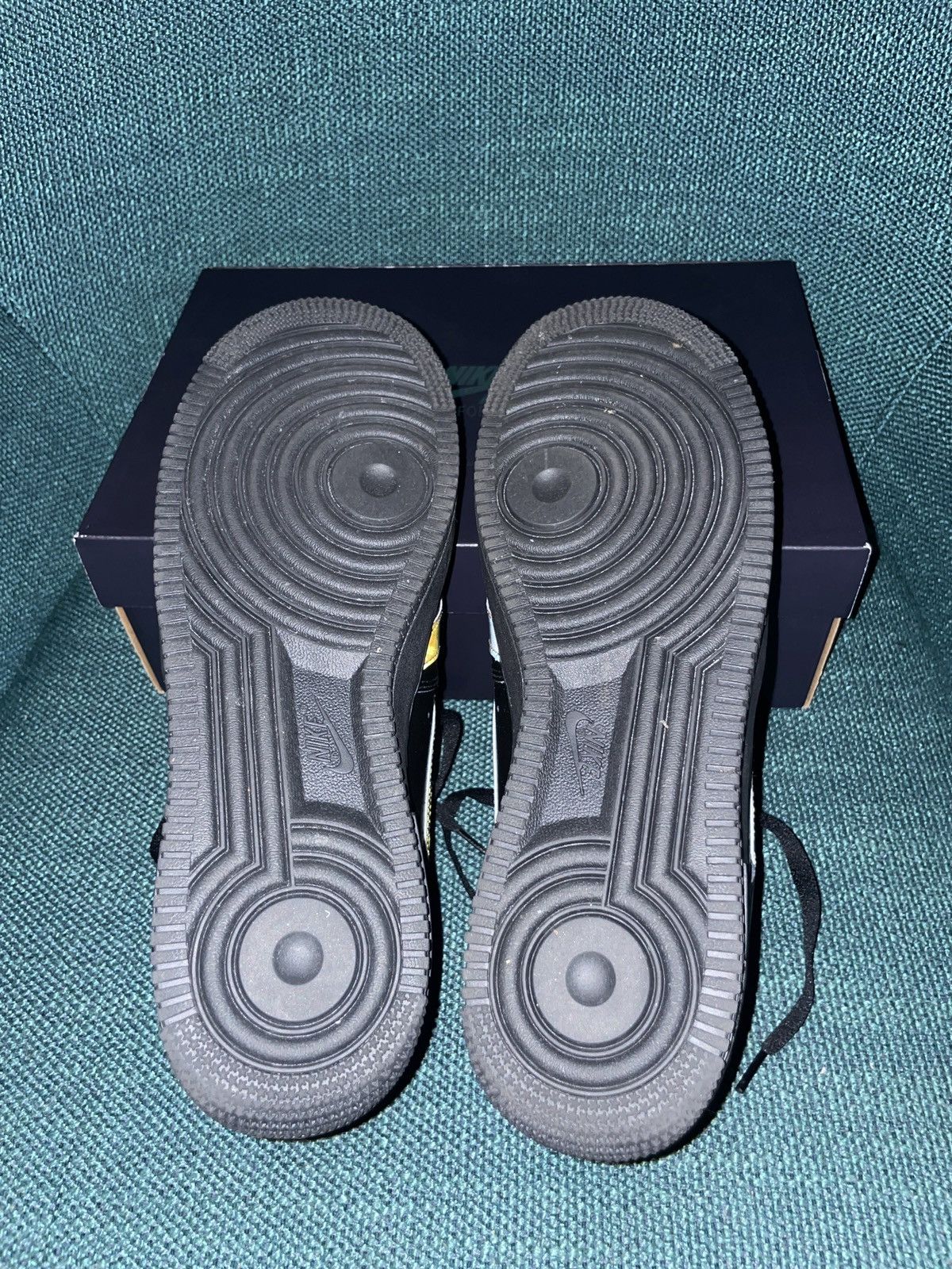 Nike Air Force 1 ‘07 LV8 Size US 11 / EU 44 - 5 Thumbnail