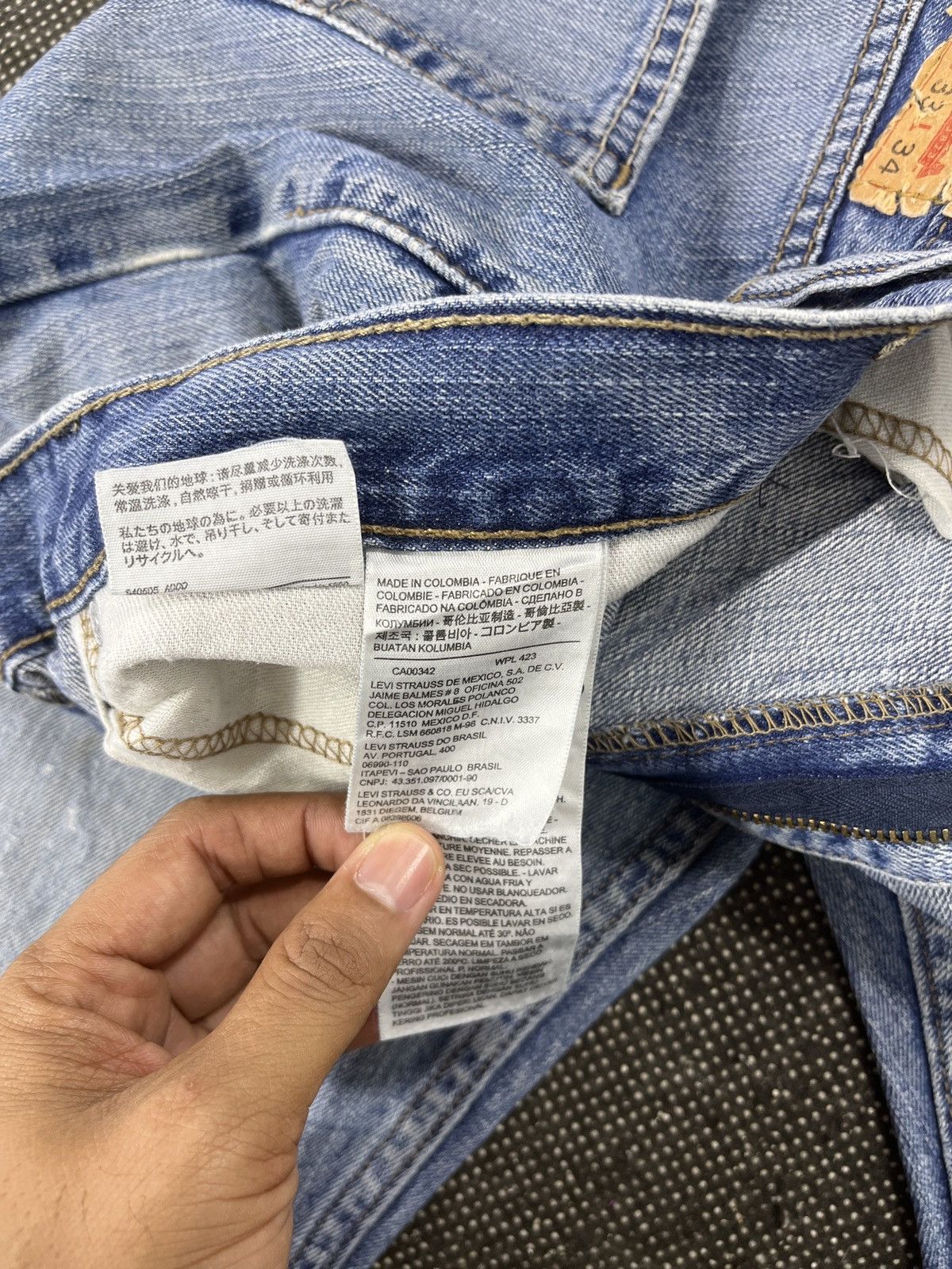 Levi's Vintage Levis 559 Distressed Jeans - J537 Size US 35 - 7 Thumbnail