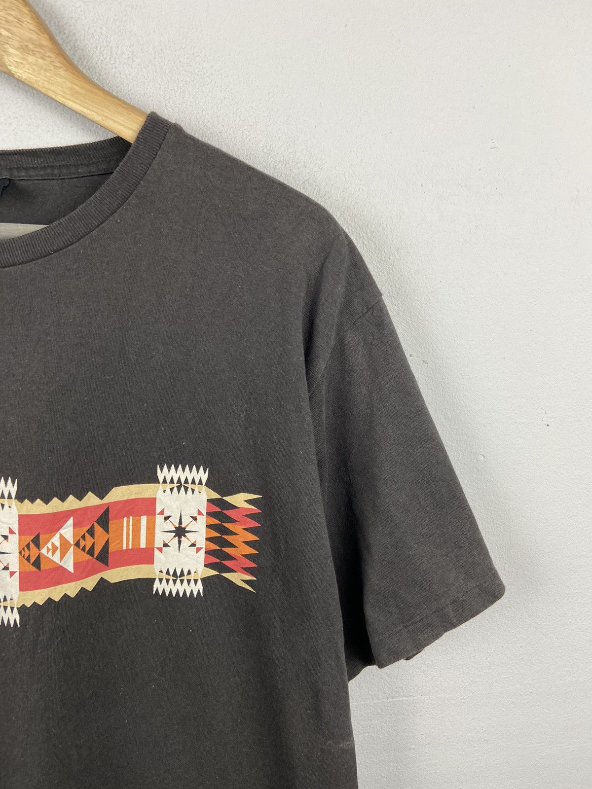 Vintage Vintage Bear Surf Native Design Rare Tee Size US L / EU 52-54 / 3 - 2 Thumbnail