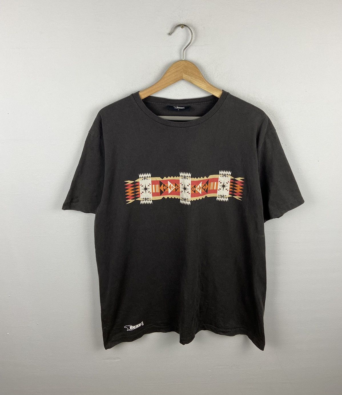 Vintage Vintage Bear Surf Native Design Rare Tee Size US L / EU 52-54 / 3 - 1 Thumbnail