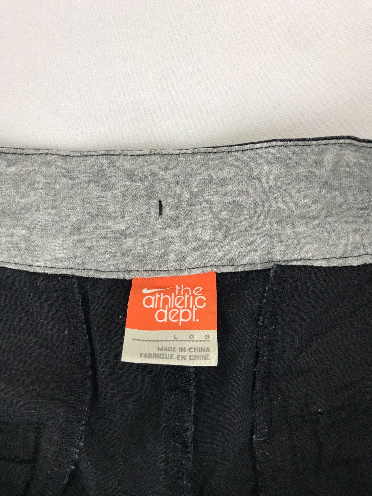 Nike Vintage Nike Athletics Shortpant Streetwear Hiking Cargo Size US 31 - 3 Thumbnail