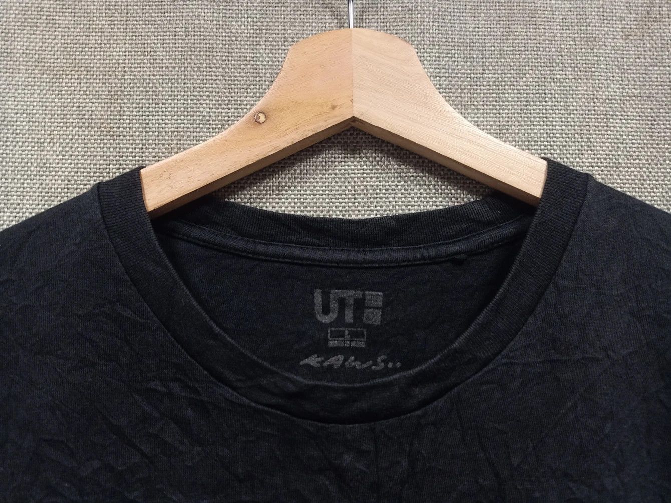 Kaws × Uniqlo vintage t shirt kaws very rare Size US M / EU 48-50 / 2 - 2 Thumbnail