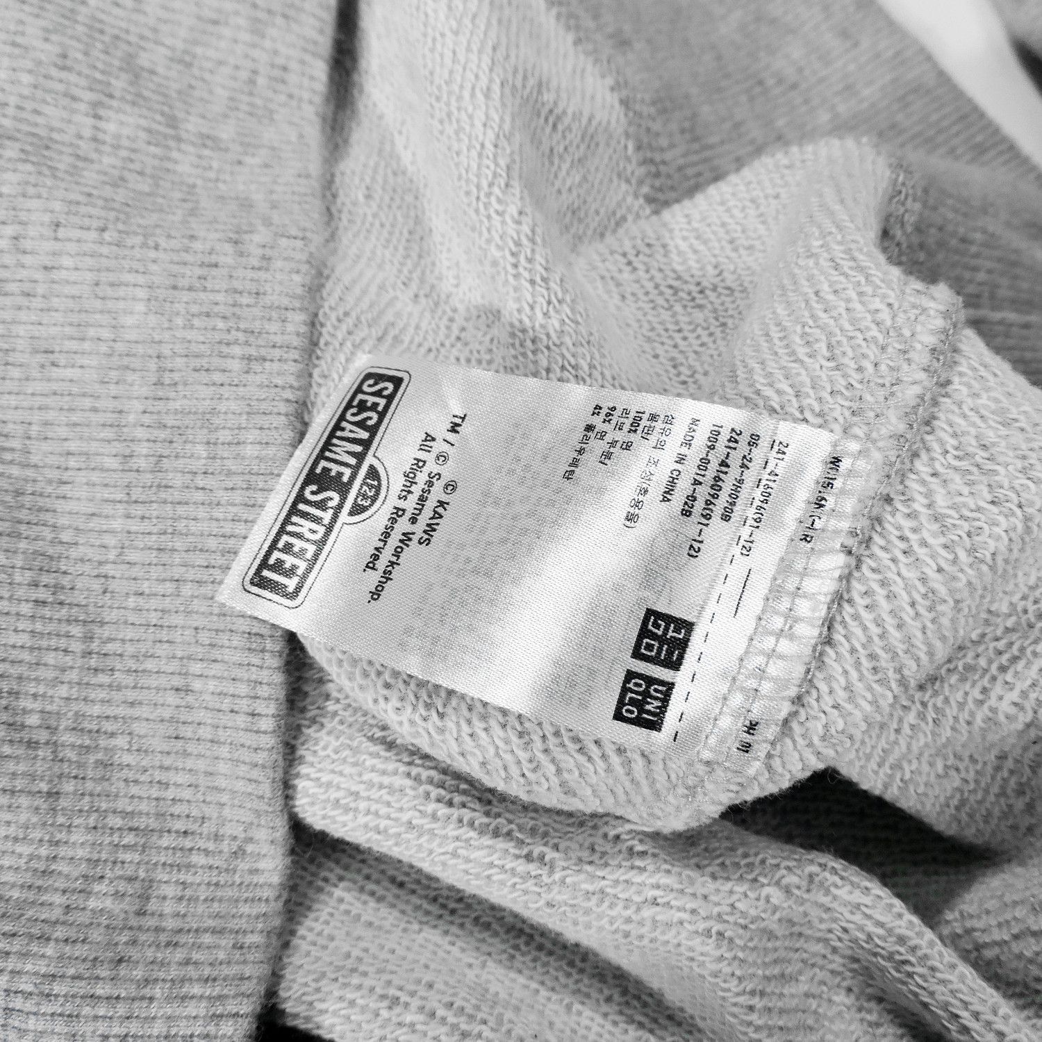 Kaws × Uniqlo UNIQLO X KAWS X SESAME STREETS HOODIE Size US S / EU 44-46 / 1 - 4 Thumbnail