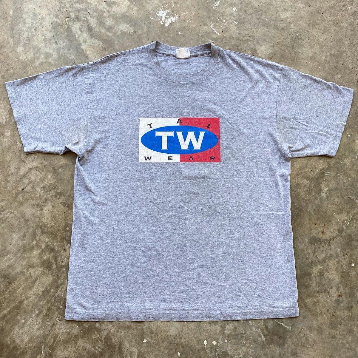 Tommy Hilfiger Vintage 1997 Tasmanian Devil x Tommy Size US XL / EU 56 / 4 - 2 Thumbnail