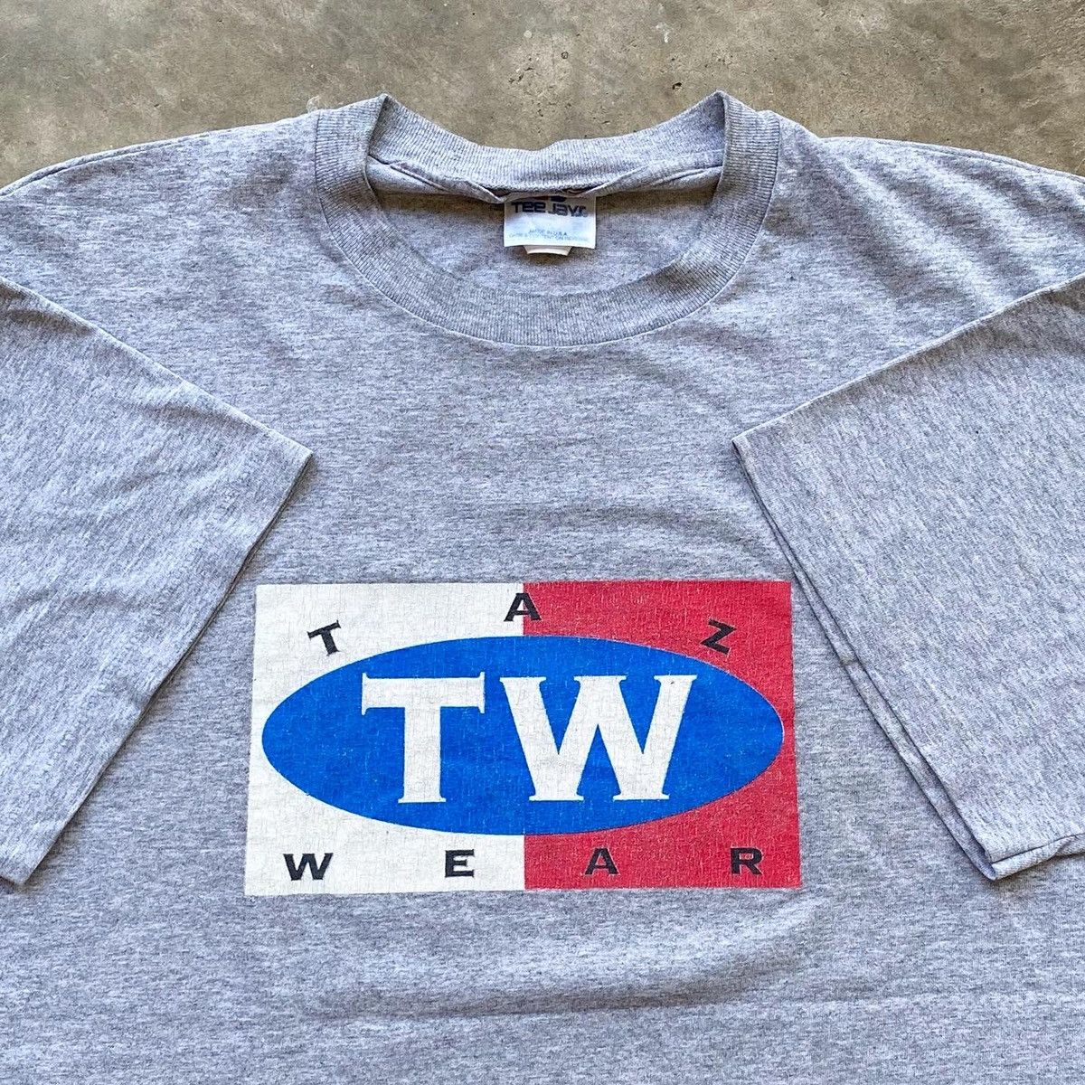 Tommy Hilfiger Vintage 1997 Tasmanian Devil x Tommy Size US XL / EU 56 / 4 - 3 Thumbnail