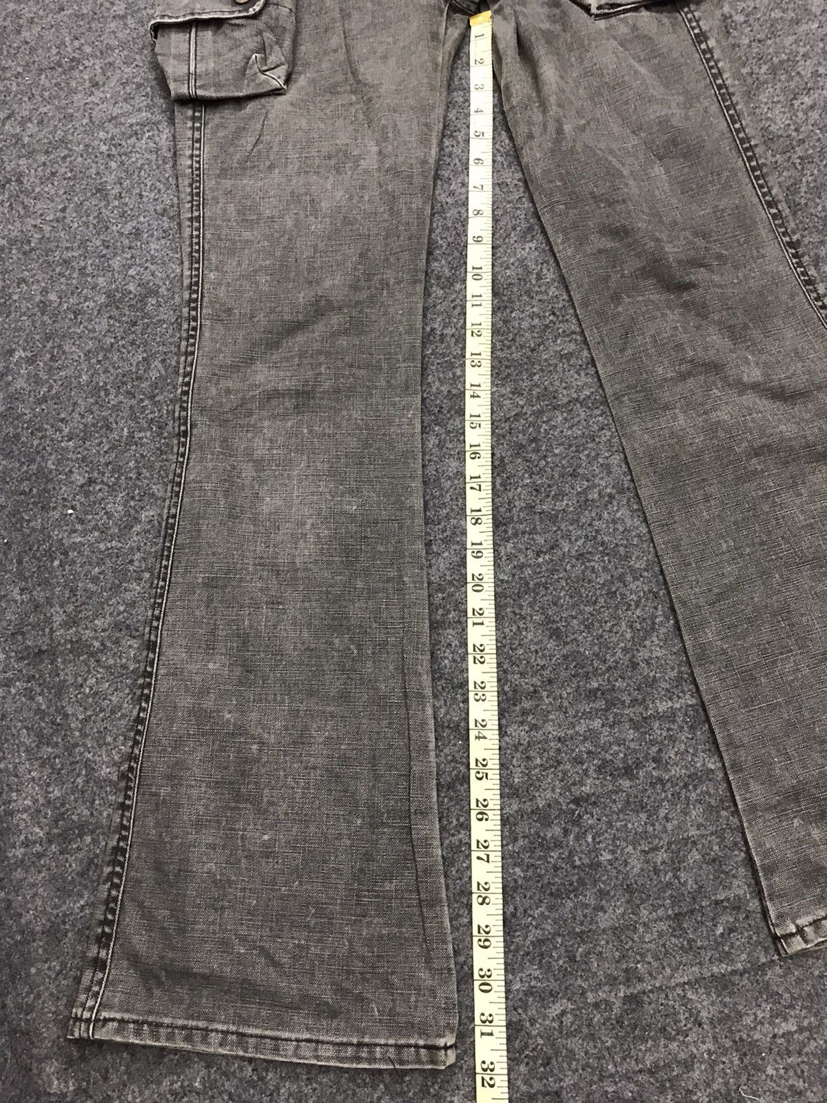 Japanese Brand Vintage 90s Love Surf Distressed Denim Cargo Tactical Jeans Size 28" / US 6 / IT 42 - 9 Thumbnail