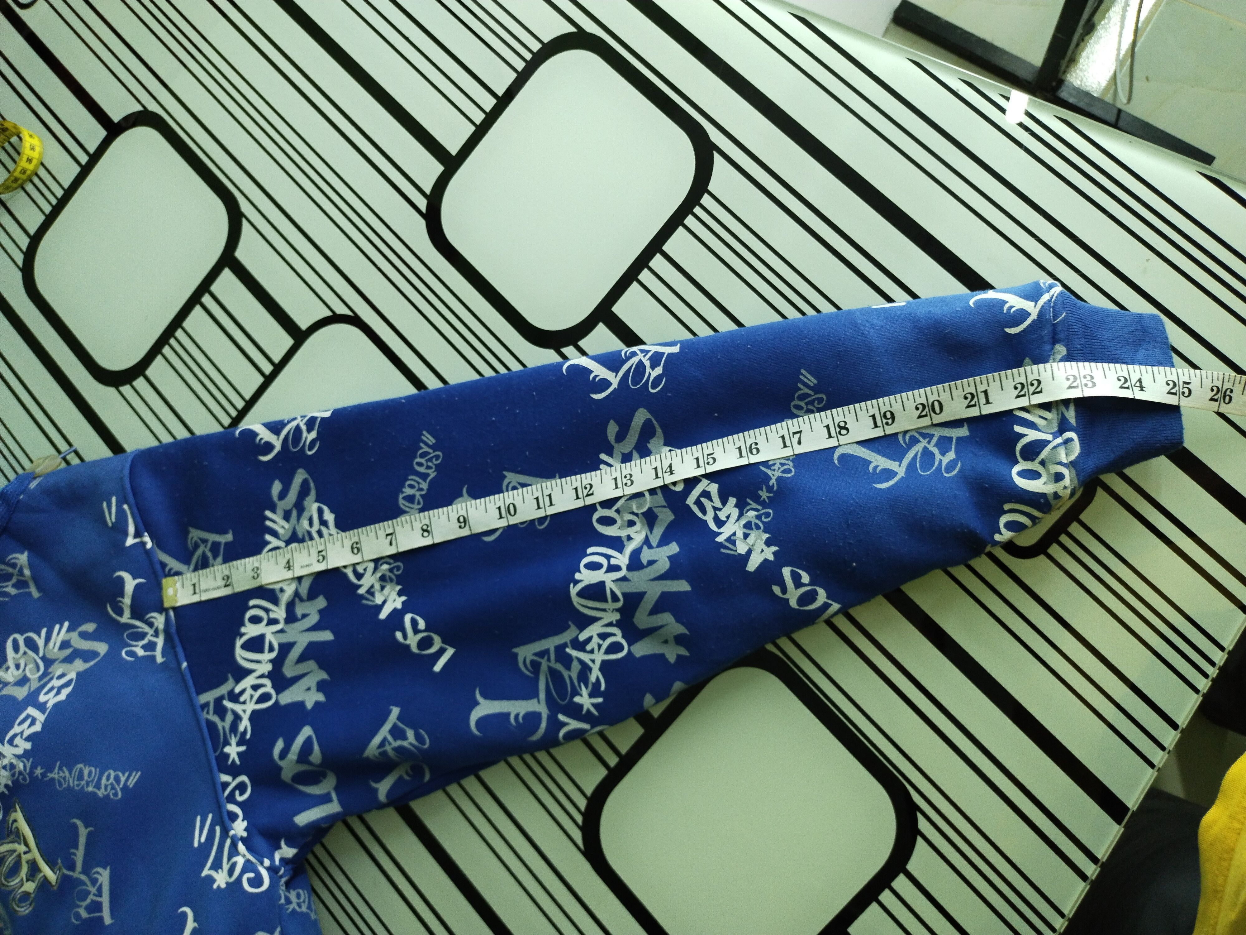 Urban Outfitters VINTAGE FULLPRINT LOS ANGELES ZIPPER HOODIE Size US XL / EU 56 / 4 - 17 Thumbnail