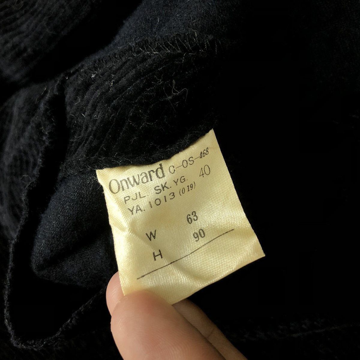Jean Paul Gaultier Vintage Jean Paul GAULTIER Skirt Corduroy Black Colour Size 25" / US 0 / IT 36 - 6 Thumbnail