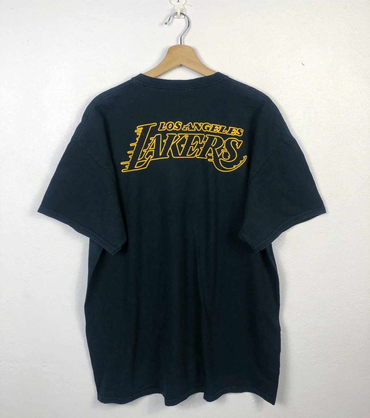 NBA Rare Vintage Los Angeles LA Lakers Hollywood Nights Tee Size US XL / EU 56 / 4 - 7 Thumbnail