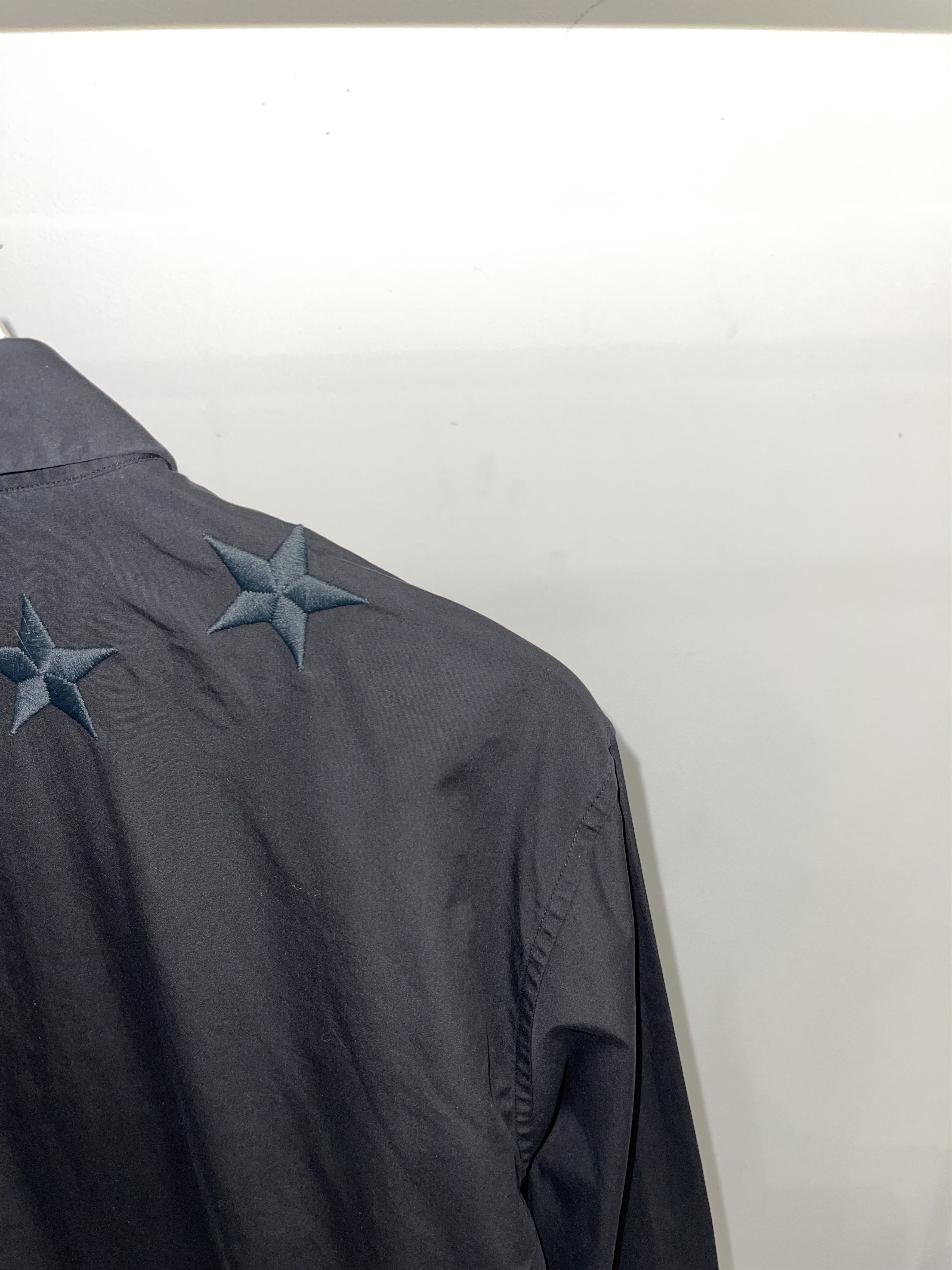Givenchy Givenchy by Riccardo Tisci Embroidered Star Button Up Shirt Size US M / EU 48-50 / 2 - 5 Thumbnail