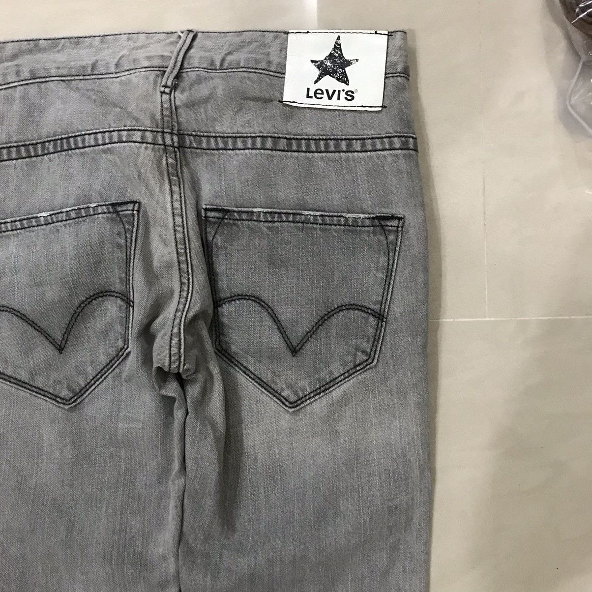 Levi's Levi’s Multipocket Trousers Casual Pant Size US 31 - 13 Thumbnail